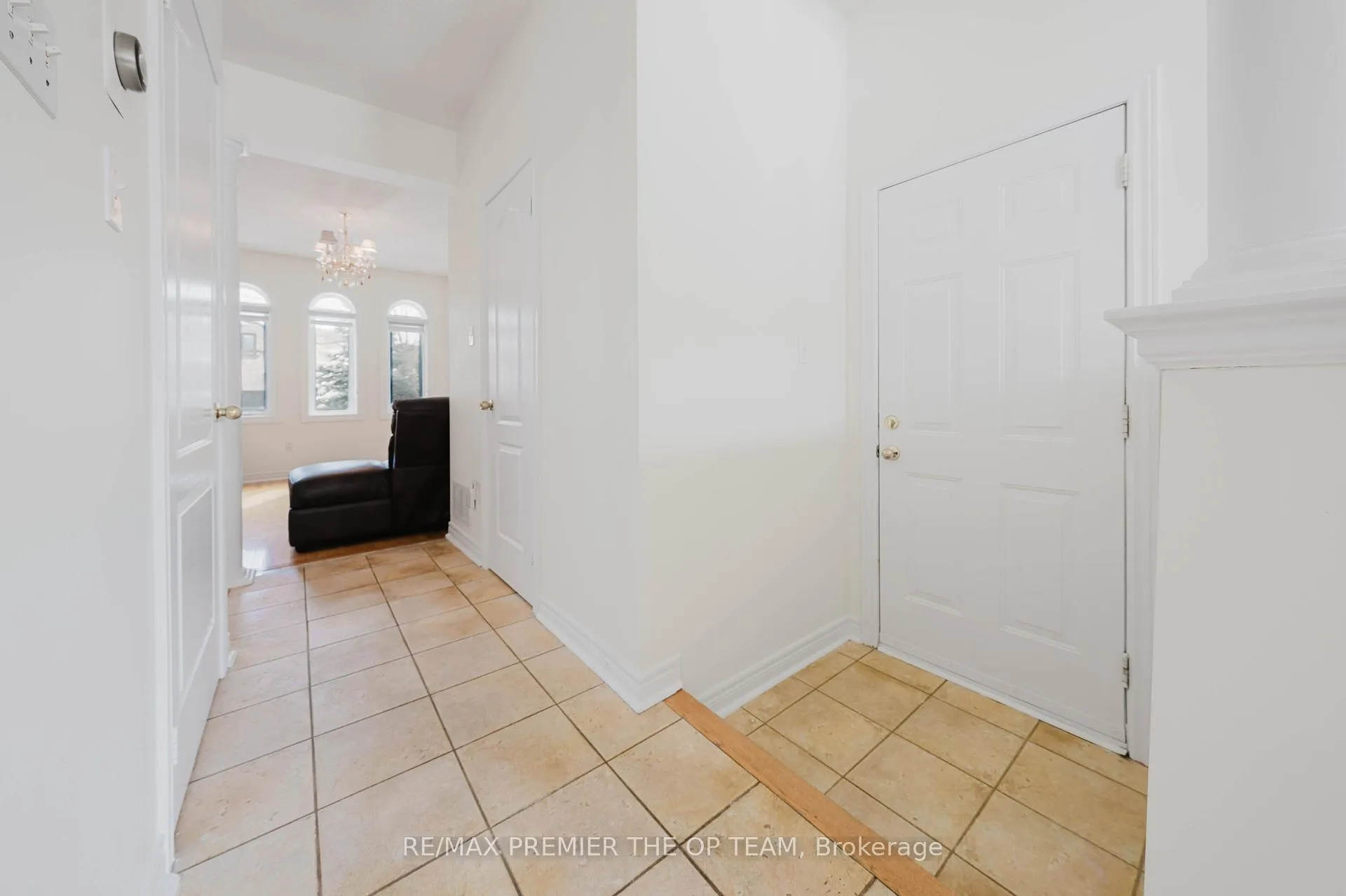 Photo 11 of 56 Wildberry Crescent, Vaughan, Vellore Village — HOMEH
