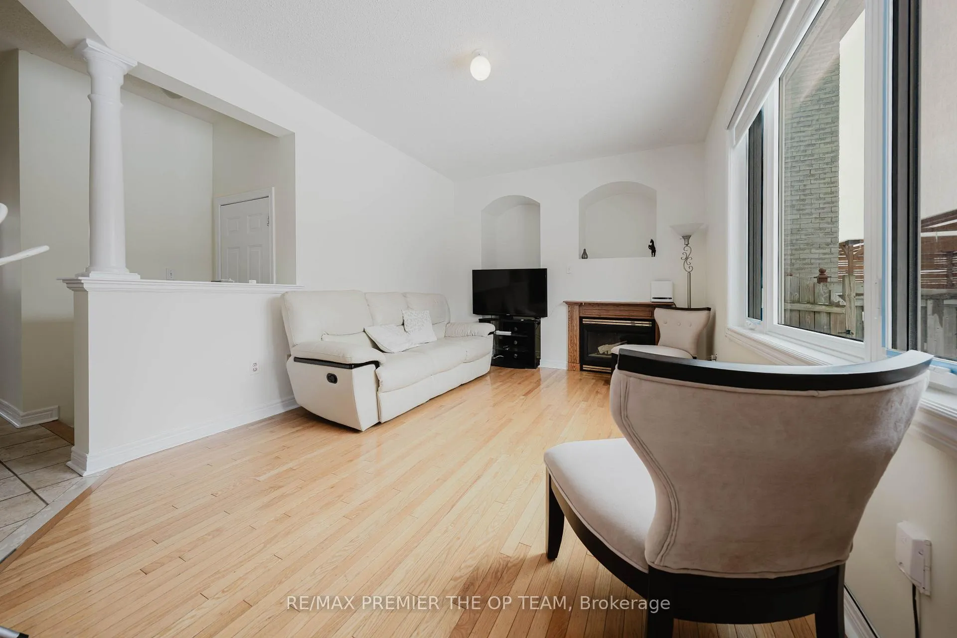 Photo 15 of 56 Wildberry Crescent, Vaughan, Vellore Village — HOMEH