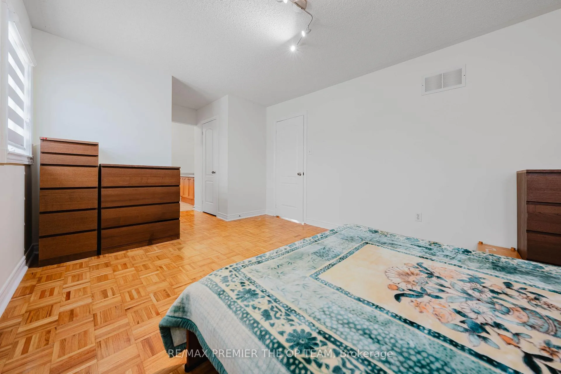 Photo 27 of 56 Wildberry Crescent, Vaughan, Vellore Village — HOMEH