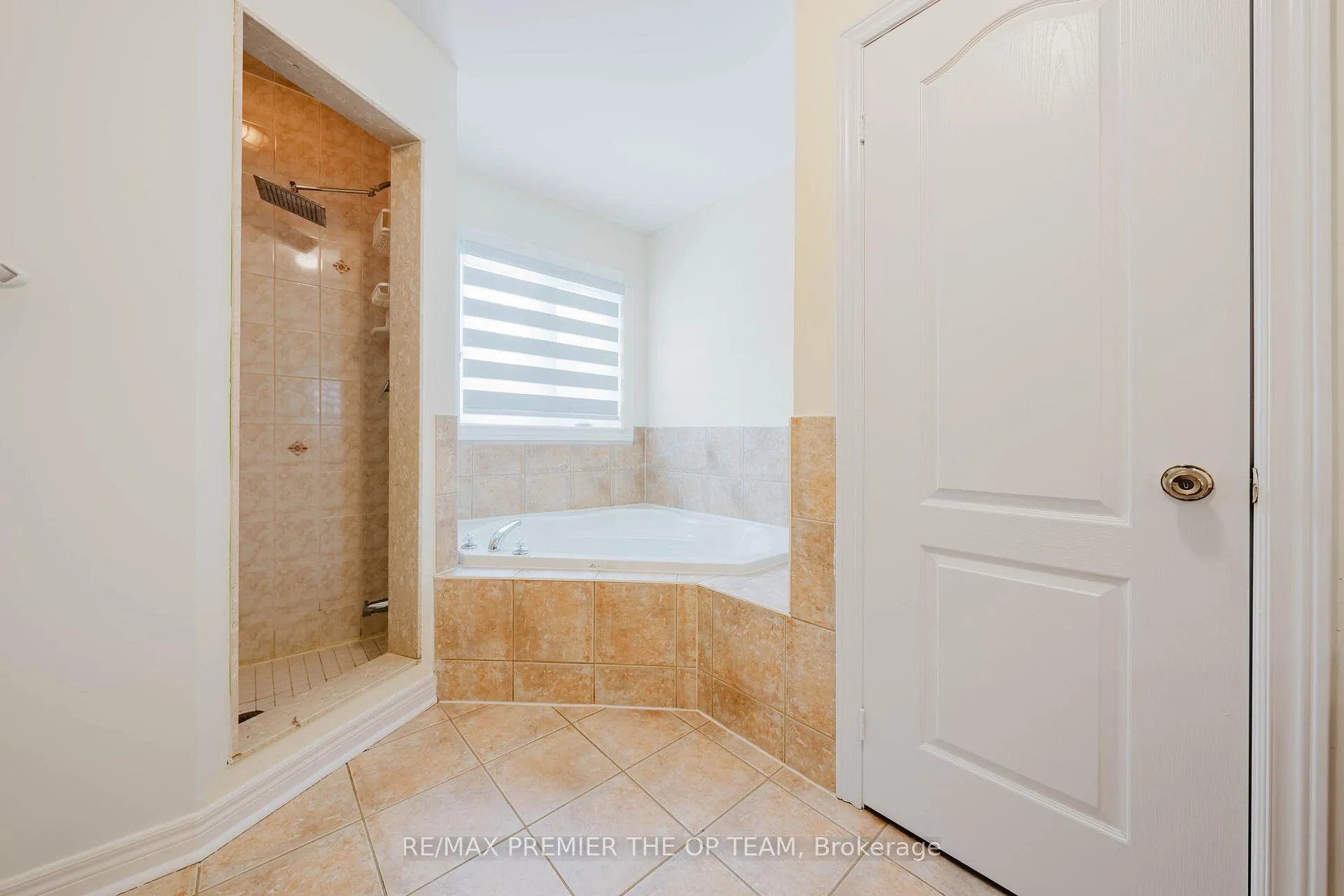 Photo 29 of 56 Wildberry Crescent, Vaughan, Vellore Village — HOMEH
