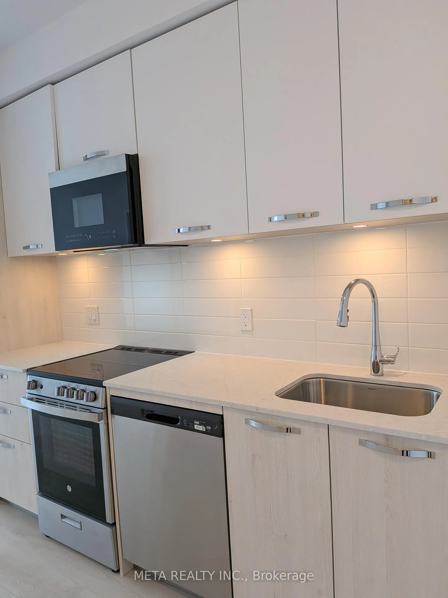 Photo 5 of Unit 3012, 75 James Street S, Hamilton, Corktown — HOMEH