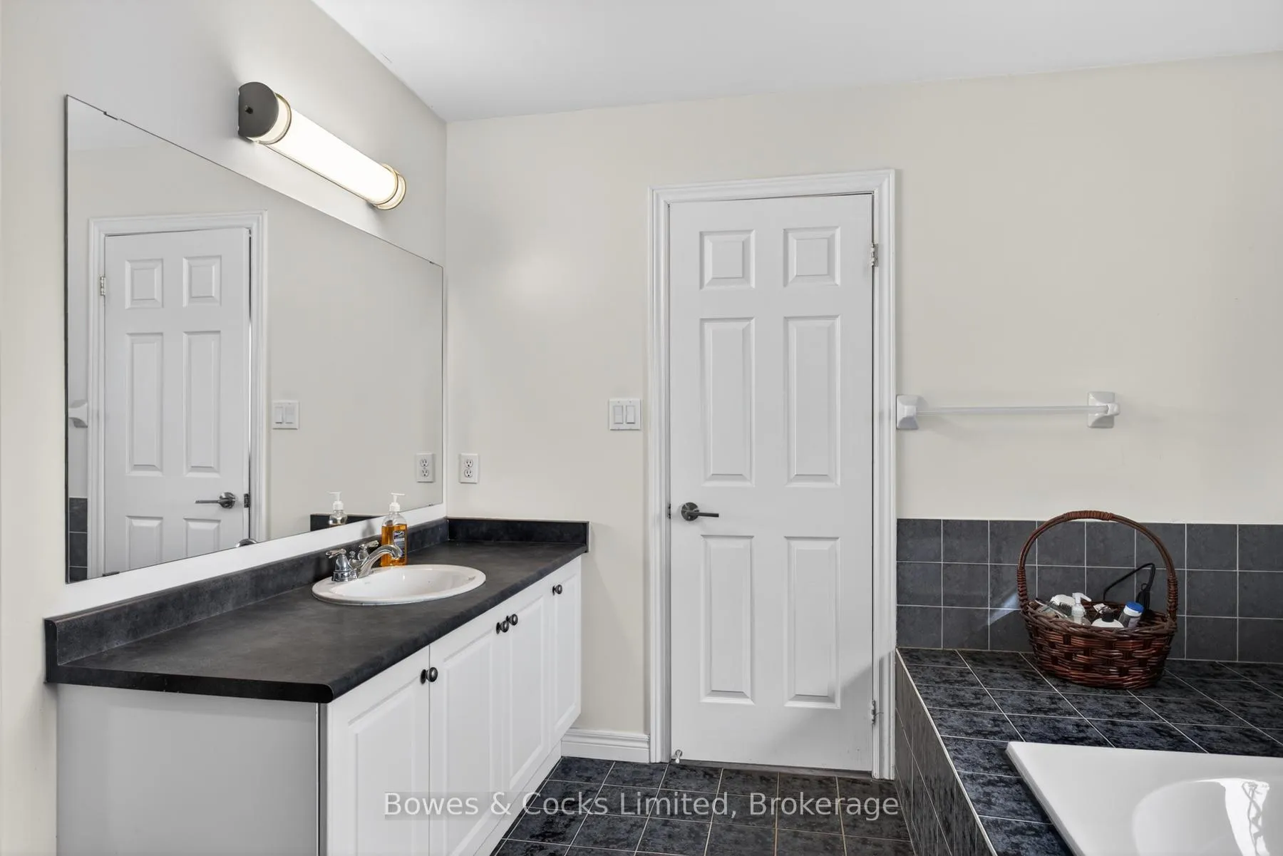 Photo 28 of 58 Carlinds Drive, Whitby, Rolling Acres — HOMEH