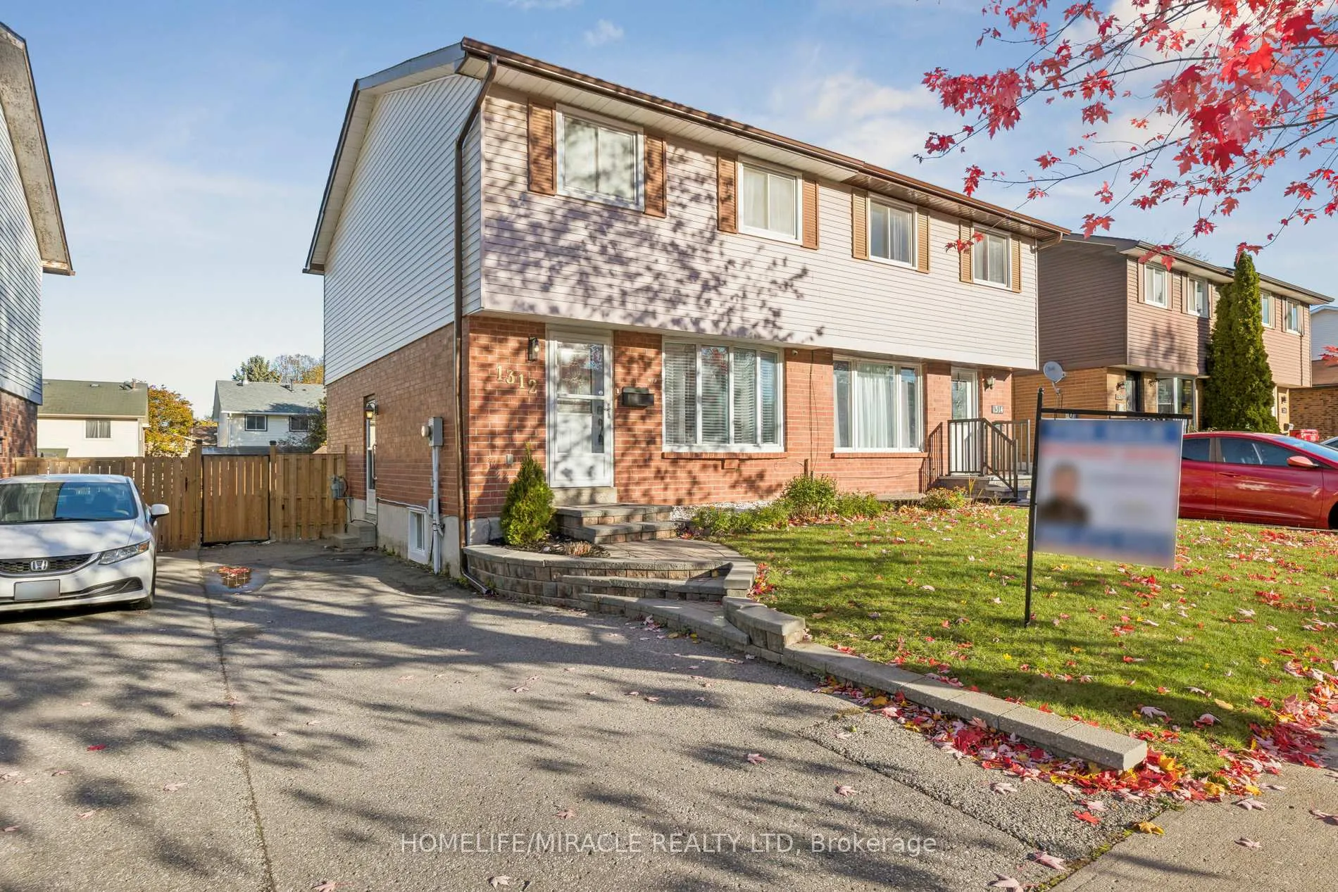 Photo 2 of 1312 Cherrydown Drive, Oshawa, Donevan — HOMEH