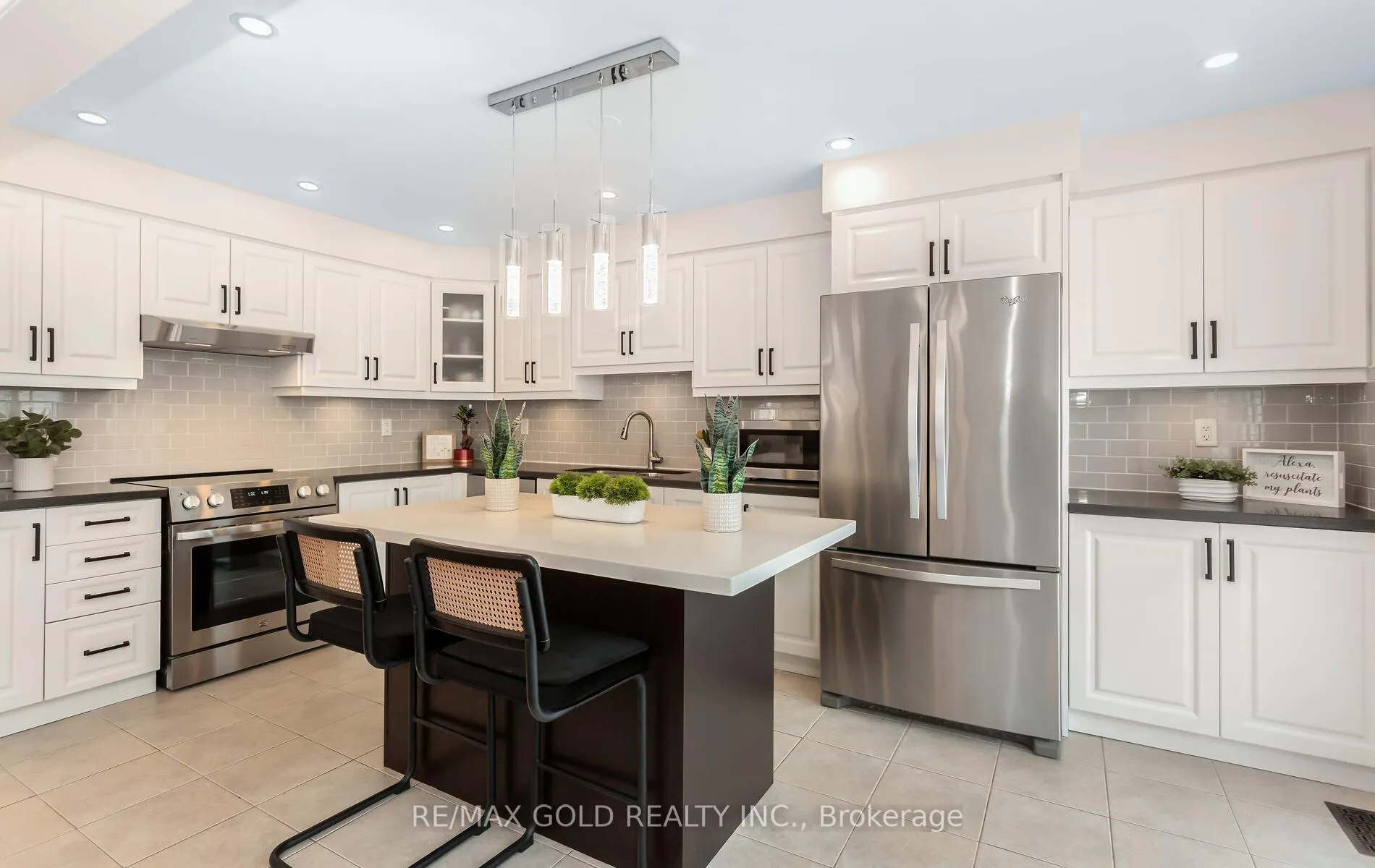 Photo 14 of 299 Gooding Crescent, Milton, Ford — HOMEH