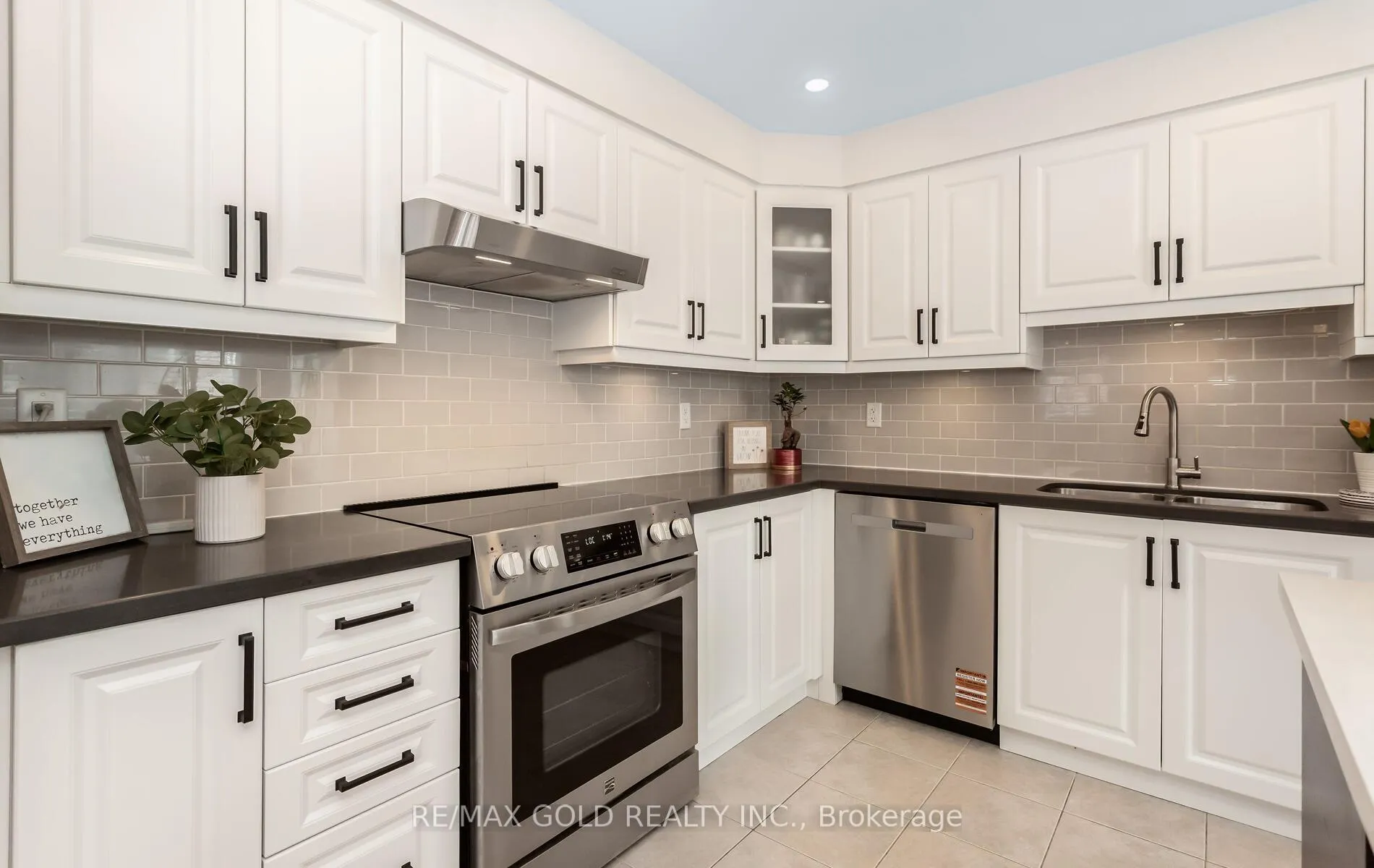 Photo 15 of 299 Gooding Crescent, Milton, Ford — HOMEH