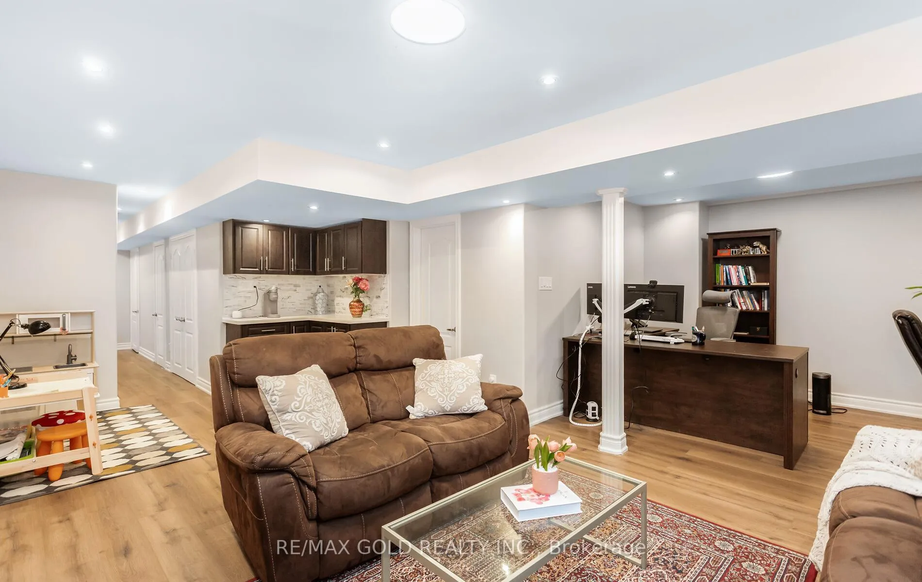 Photo 43 of 299 Gooding Crescent, Milton, Ford — HOMEH