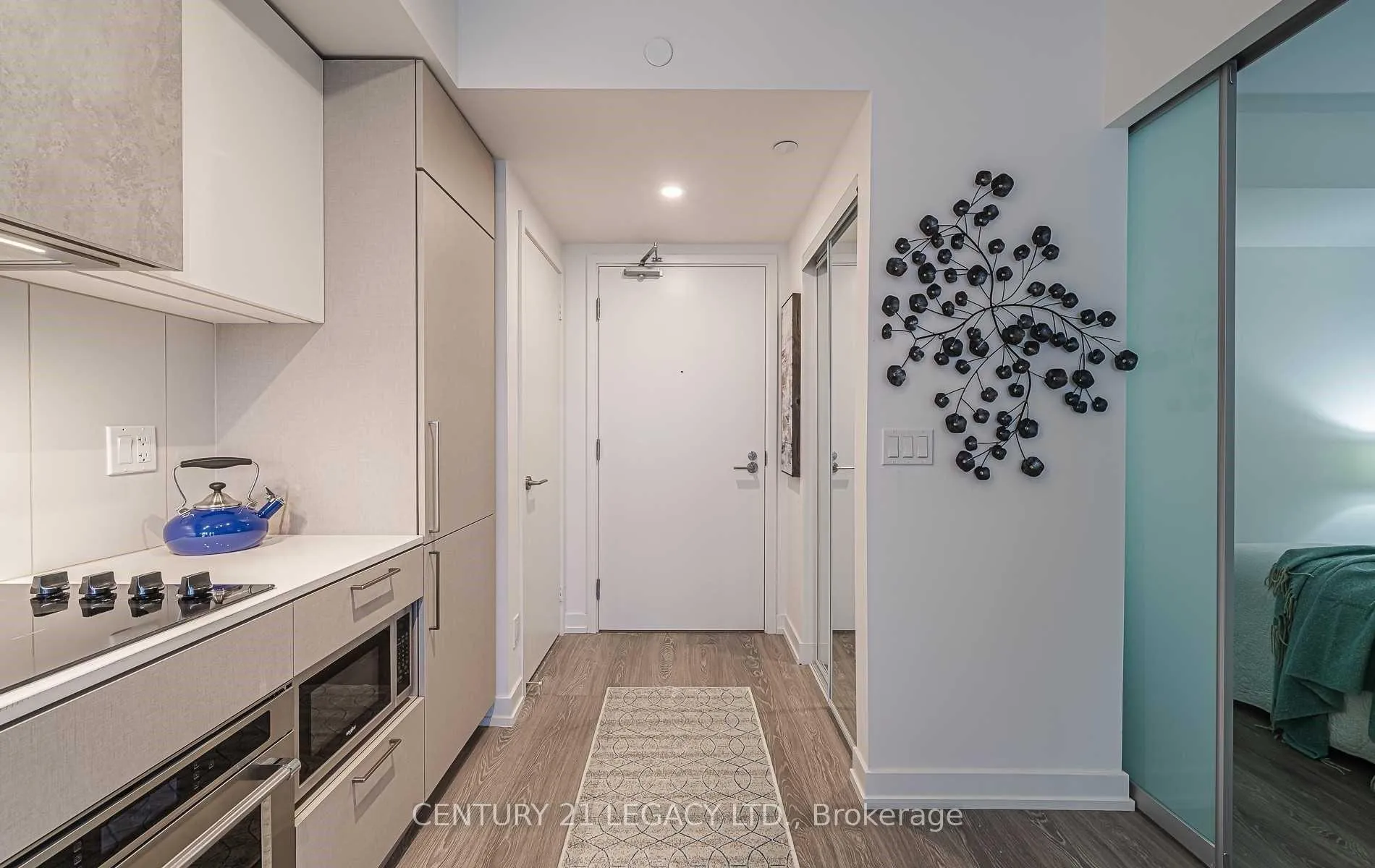 Photo 4 of Unit 2302, 19 Western Battery Road, Toronto, Niagara — HOMEH
