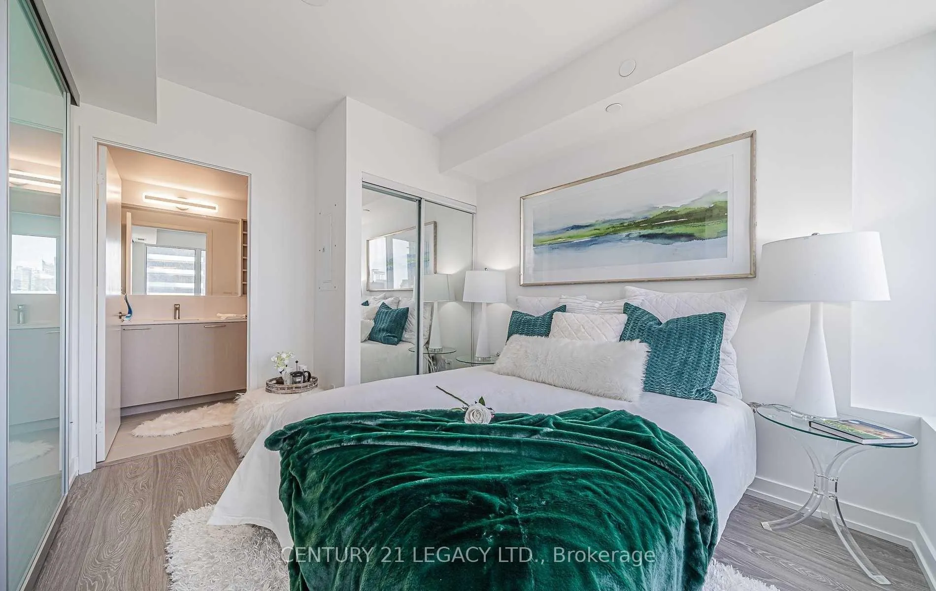 Photo 10 of Unit 2302, 19 Western Battery Road, Toronto, Niagara — HOMEH