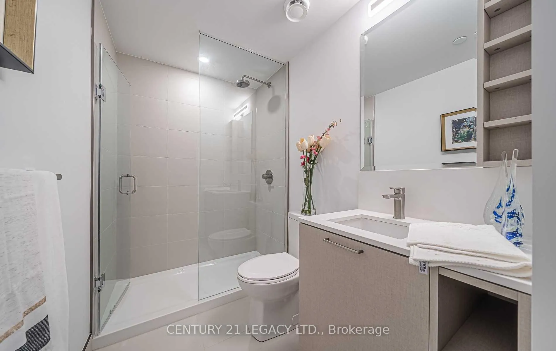 Photo 14 of Unit 2302, 19 Western Battery Road, Toronto, Niagara — HOMEH