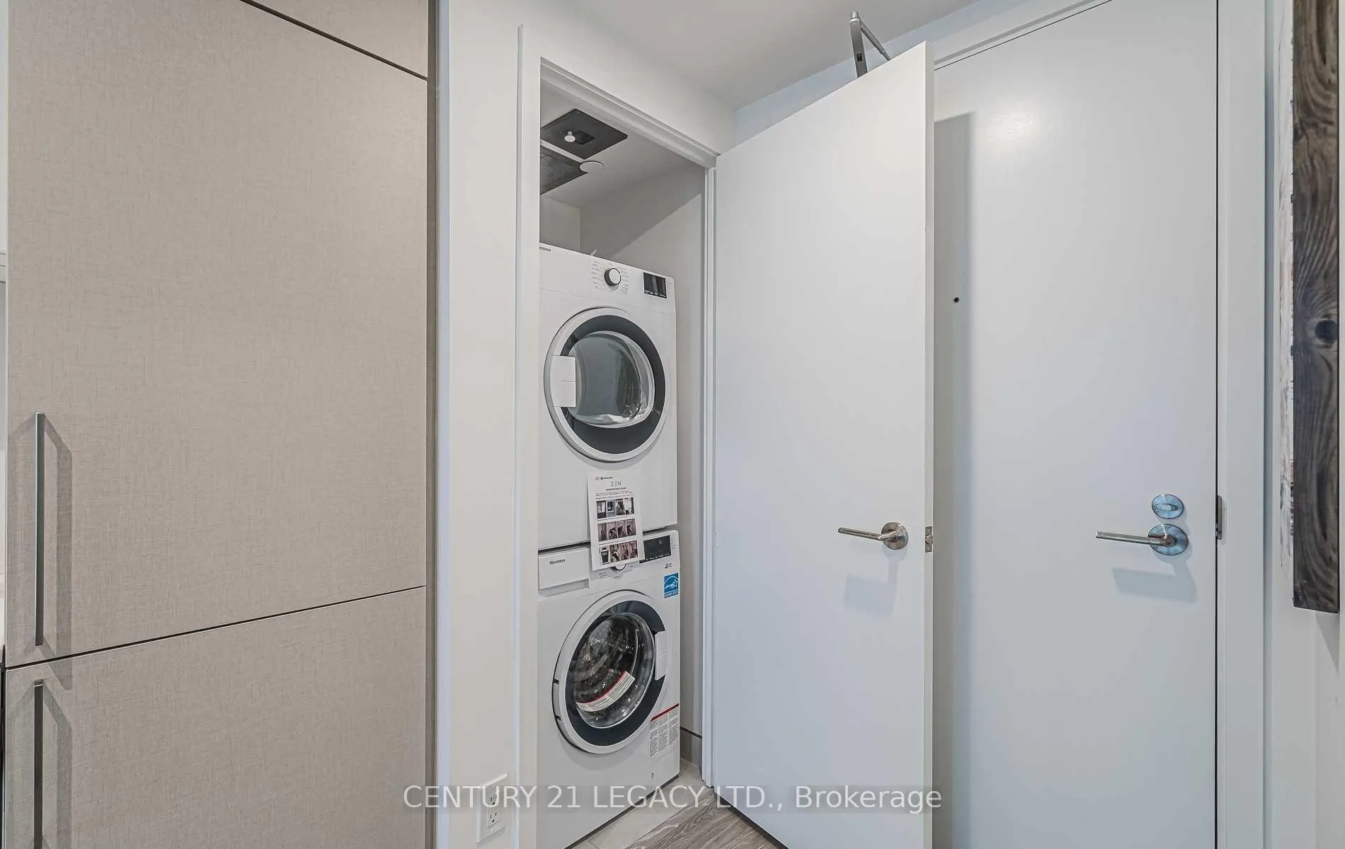 Photo 15 of Unit 2302, 19 Western Battery Road, Toronto, Niagara — HOMEH
