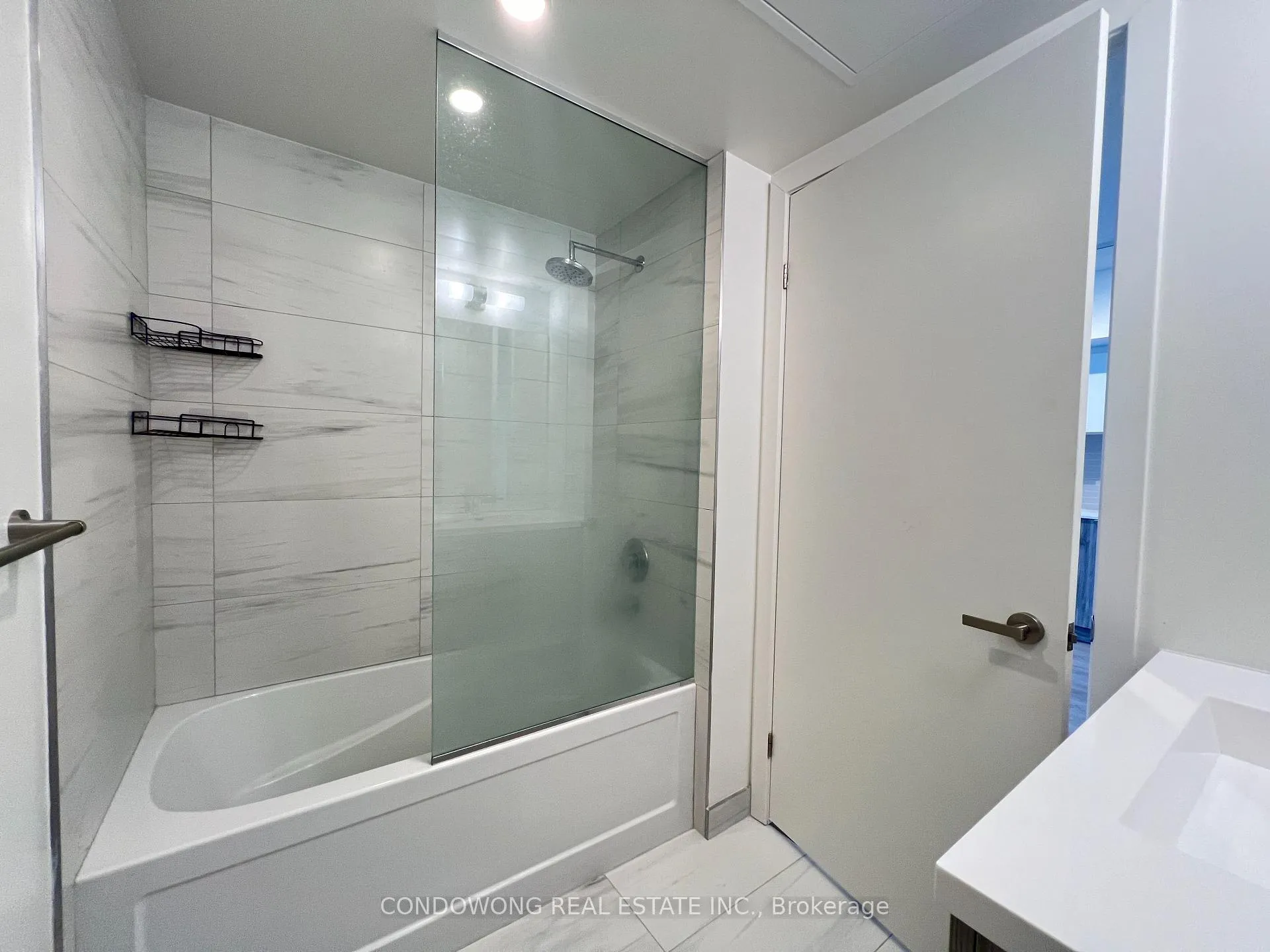 Photo 8 of Unit 3505, 138 Downes Street, Toronto, Waterfront Communities — HOMEH