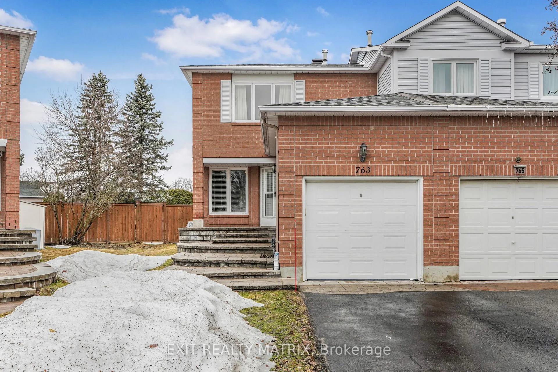 Photo 2 of 763 Clearcrest Crescent, Ottawa, Fallingbrook/Ridgemount — HOMEH