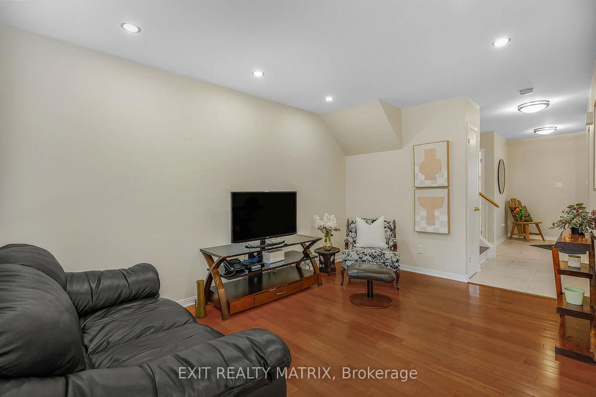 Photo 13 of 763 Clearcrest Crescent, Ottawa, Fallingbrook/Ridgemount — HOMEH