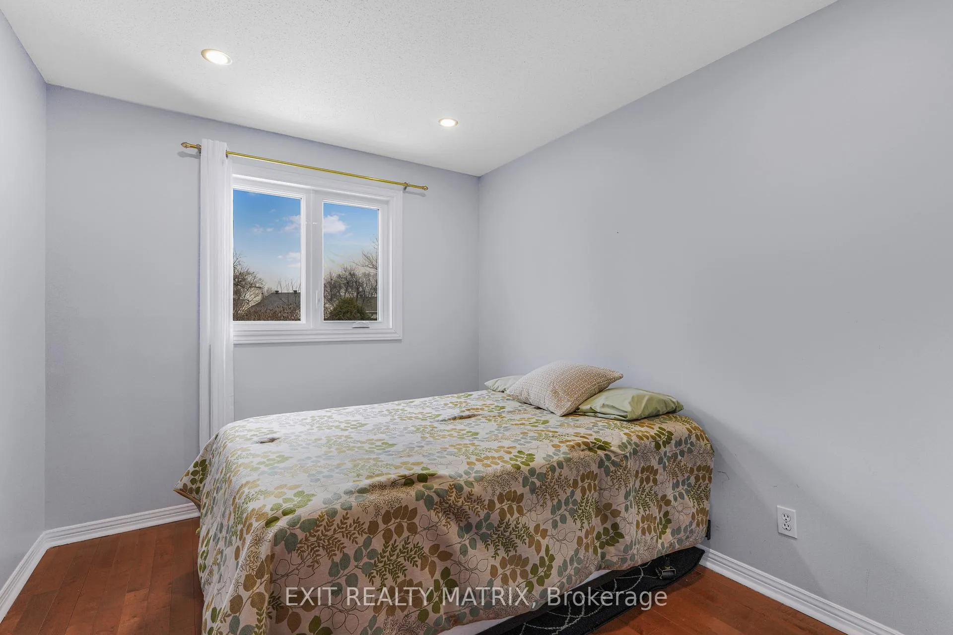 Photo 18 of 763 Clearcrest Crescent, Ottawa, Fallingbrook/Ridgemount — HOMEH