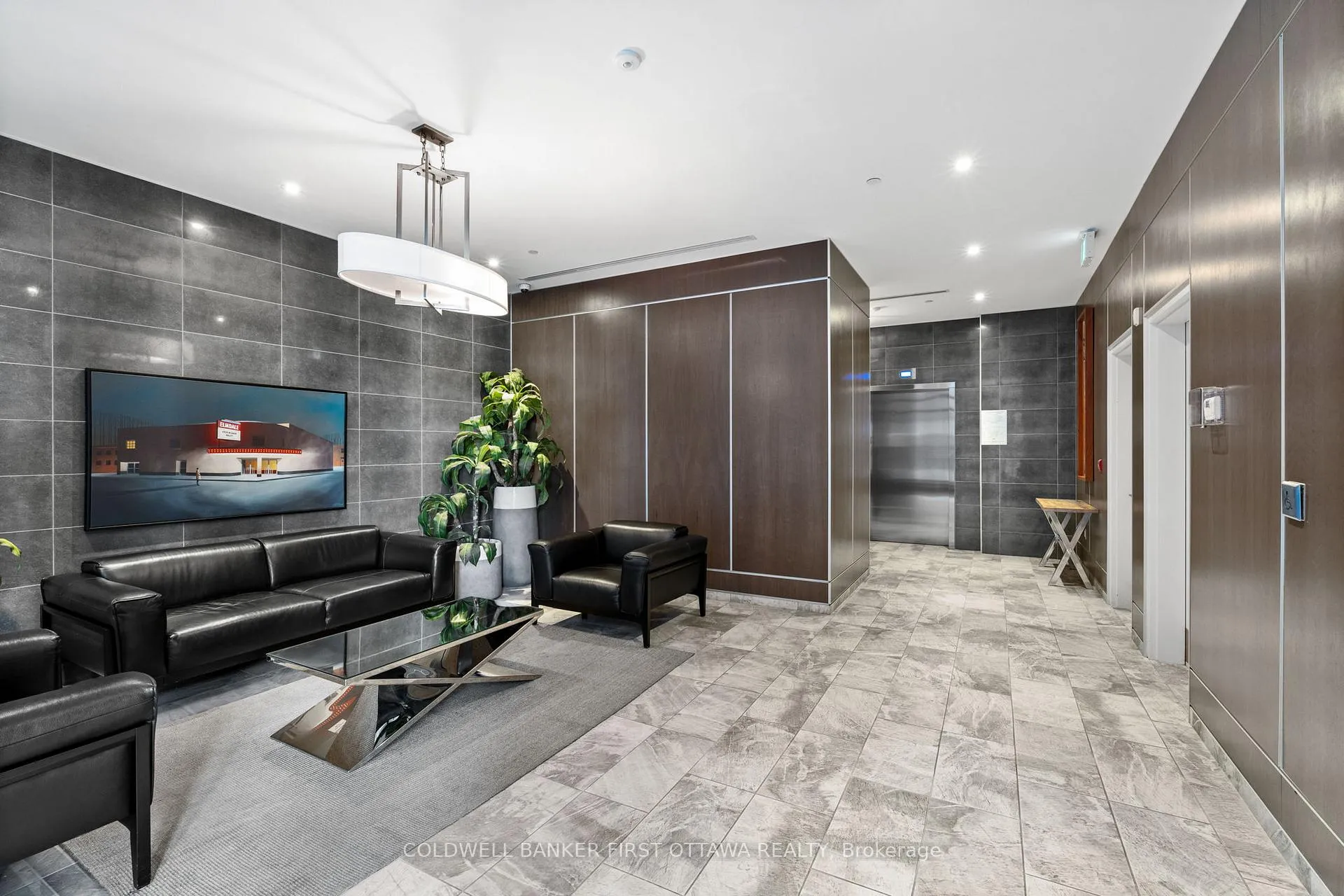 Photo 4 of Unit 303, 10 Rosemount Avenue, Ottawa, Hintonburg — HOMEH