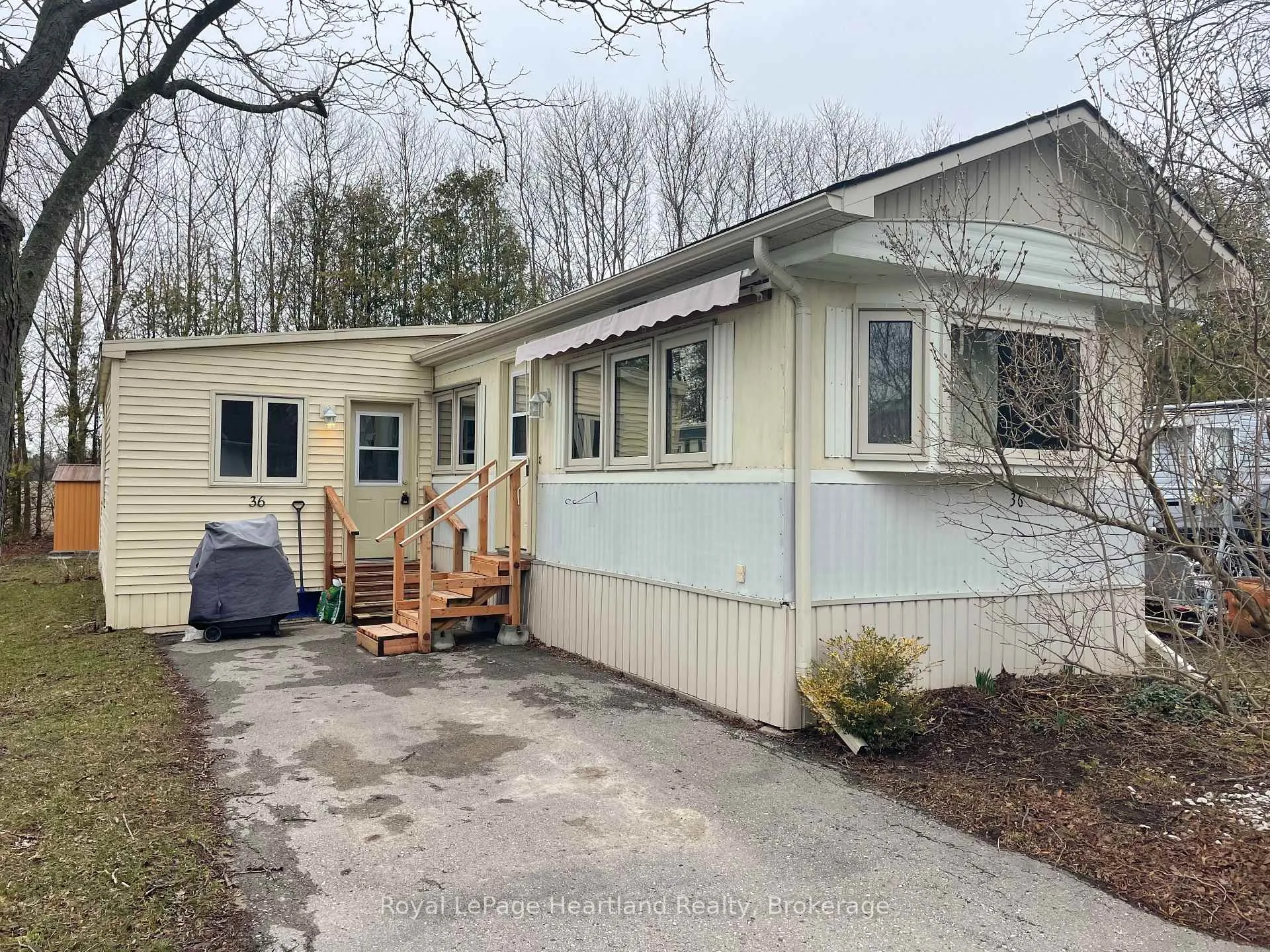 Photo 1 of 36 Sutton Drive, Ashfield-Colborne-Wawanosh, Colborne — HOMEH