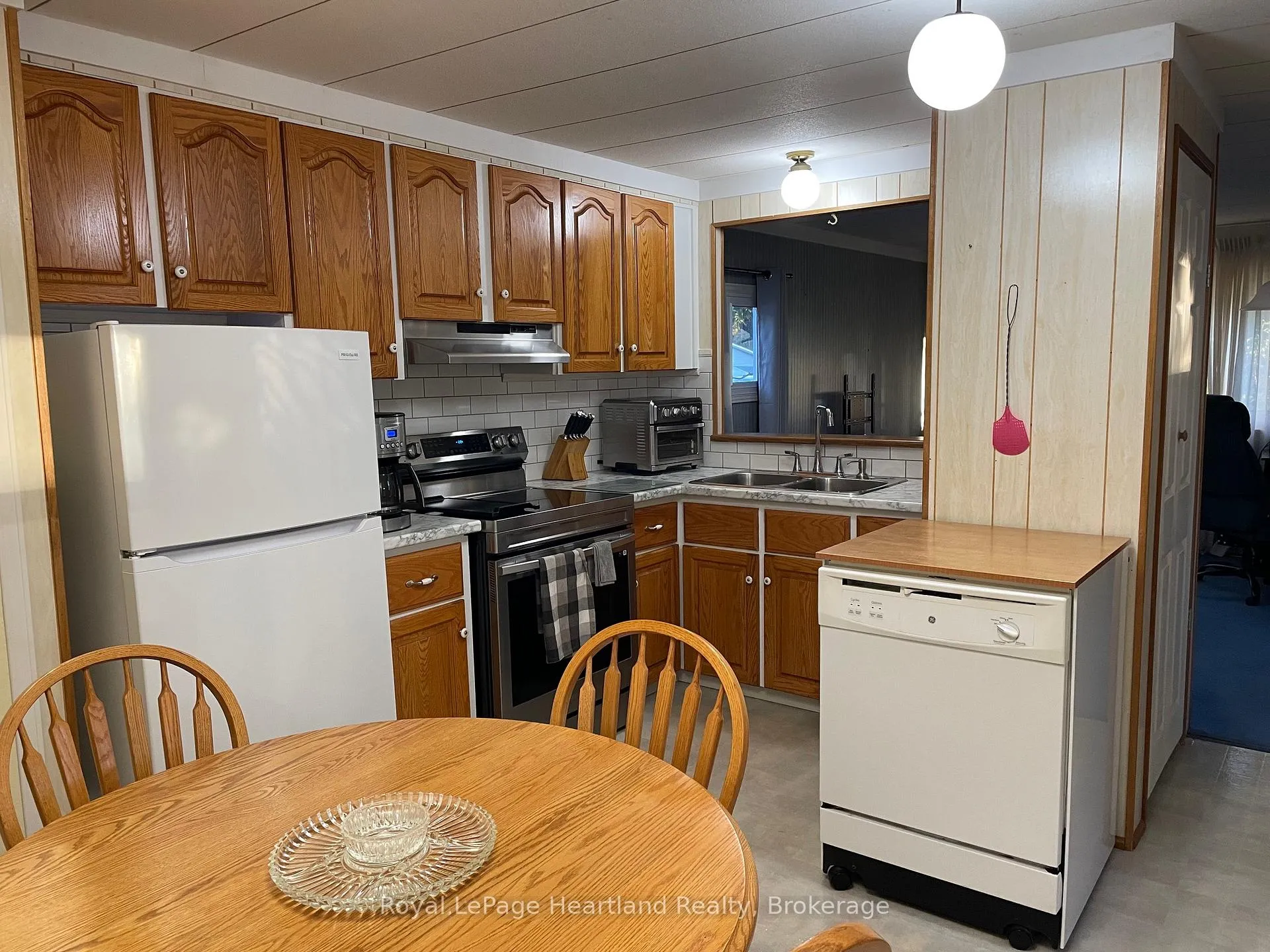 Photo 2 of 36 Sutton Drive, Ashfield-Colborne-Wawanosh, Colborne — HOMEH