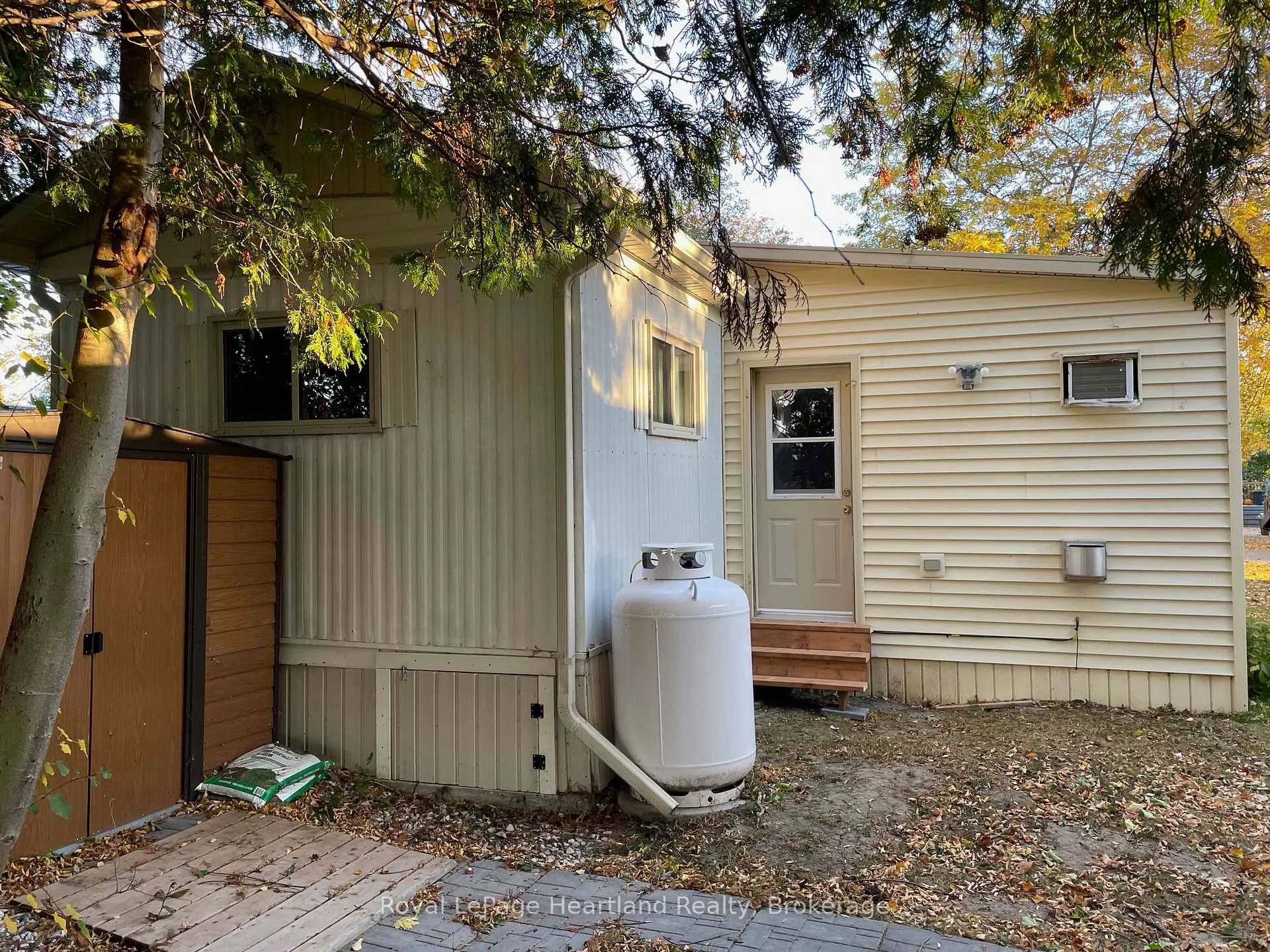 Photo 18 of 36 Sutton Drive, Ashfield-Colborne-Wawanosh, Colborne — HOMEH