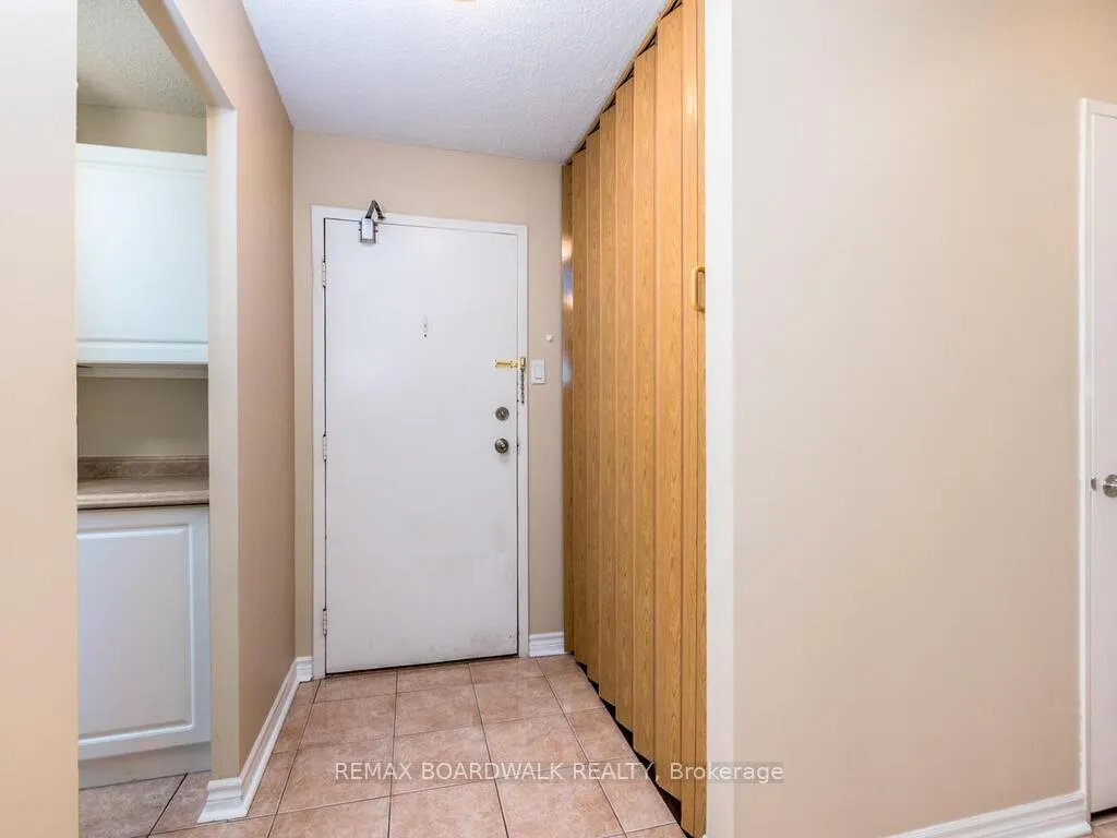 Photo 4 of Unit 709, 2400 Virginia Drive, Ottawa, Guildwood Estates - Urbandale Acres — HOMEH