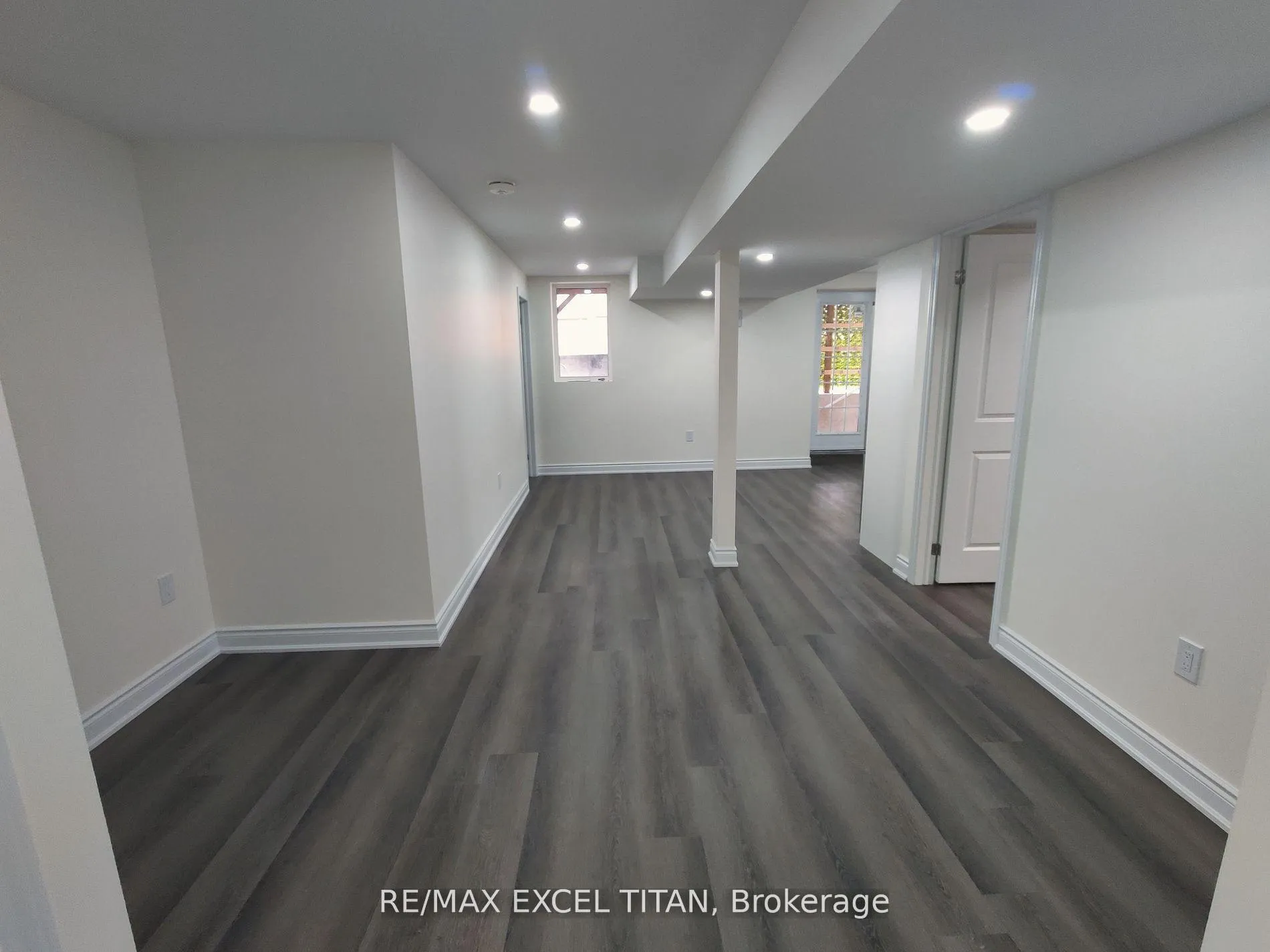 Photo 6 of 460 Mactier Drive, Vaughan, Kleinburg — HOMEH