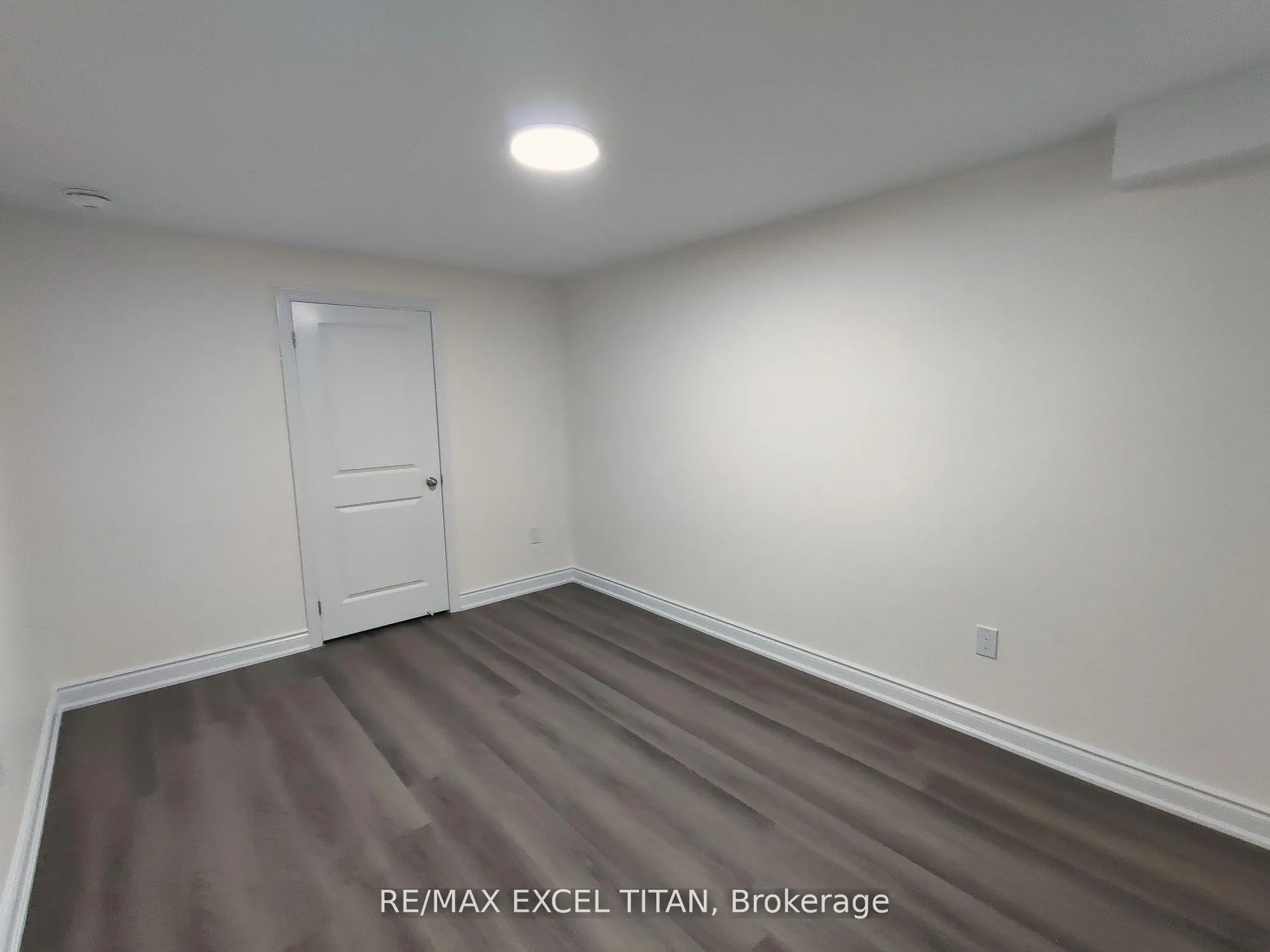 Photo 8 of 460 Mactier Drive, Vaughan, Kleinburg — HOMEH