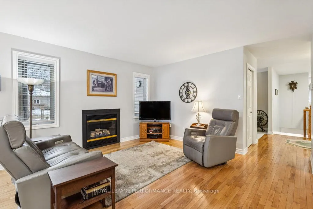 Photo 6 of 7051 Donwel Drive, Ottawa, Greely — HOMEH