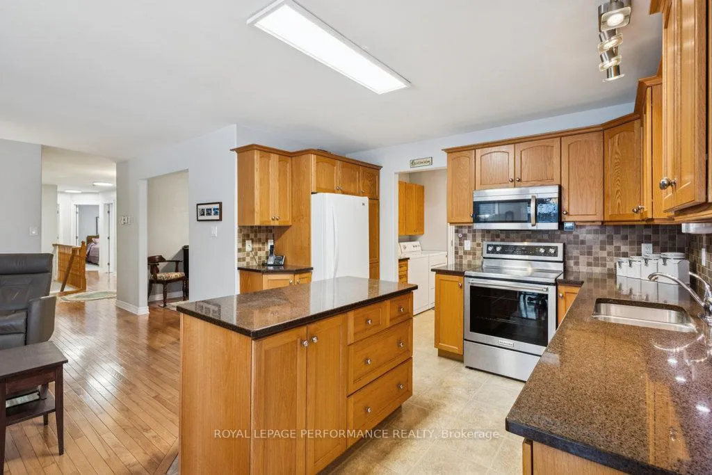 Photo 9 of 7051 Donwel Drive, Ottawa, Greely — HOMEH