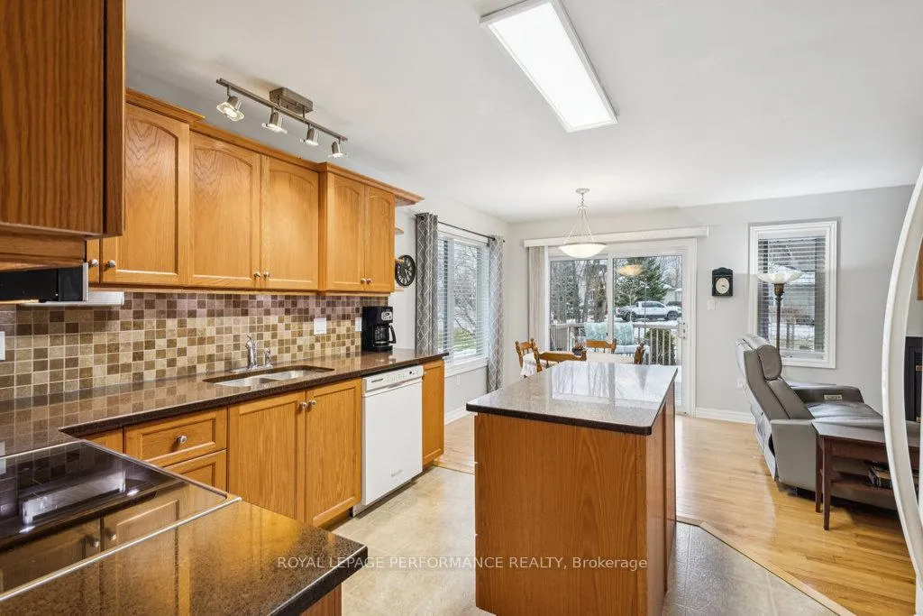 Photo 10 of 7051 Donwel Drive, Ottawa, Greely — HOMEH