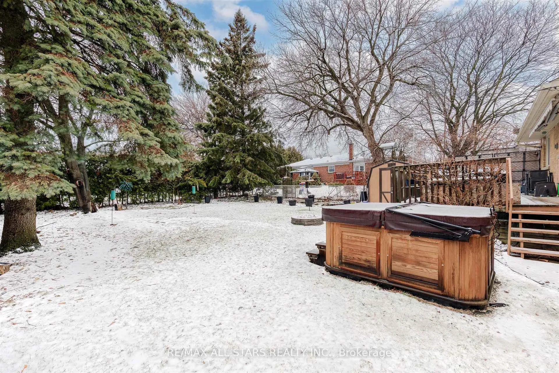 Photo 4 of 872 Law Street, Oshawa, Centennial — HOMEH