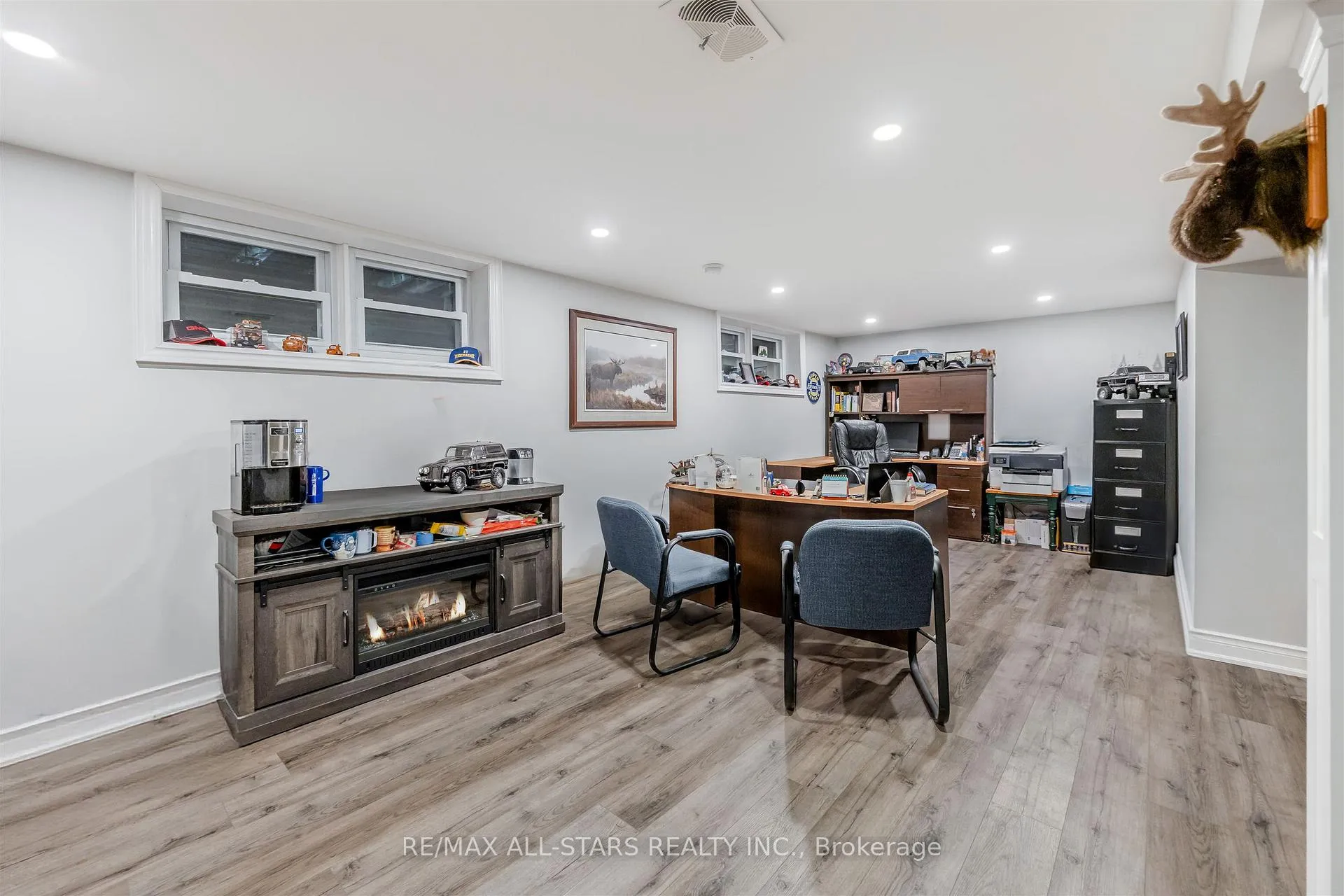 Photo 14 of 872 Law Street, Oshawa, Centennial — HOMEH