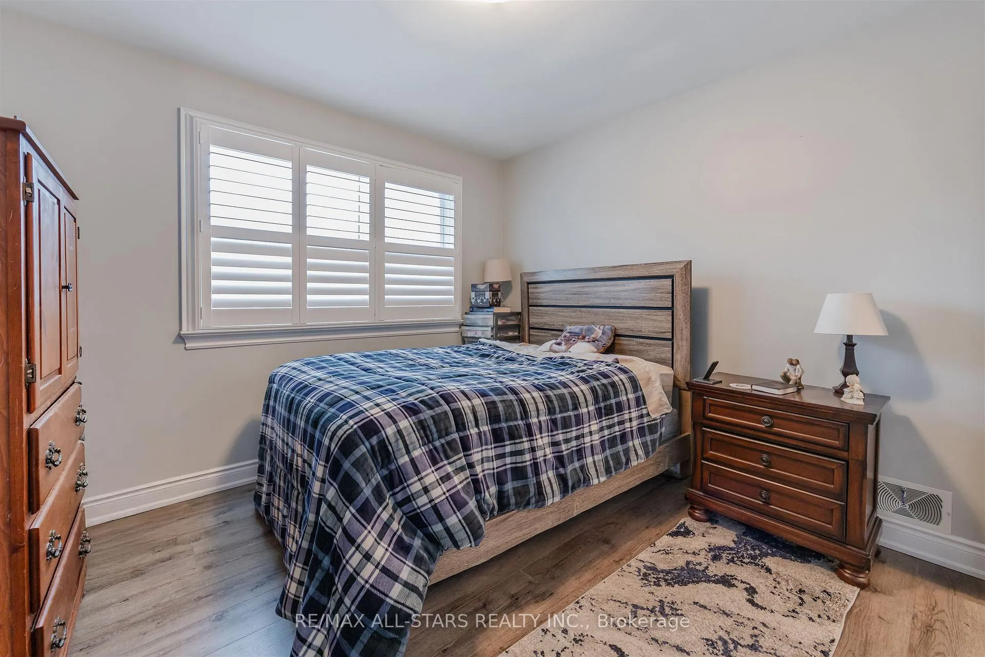 Photo 17 of 872 Law Street, Oshawa, Centennial — HOMEH