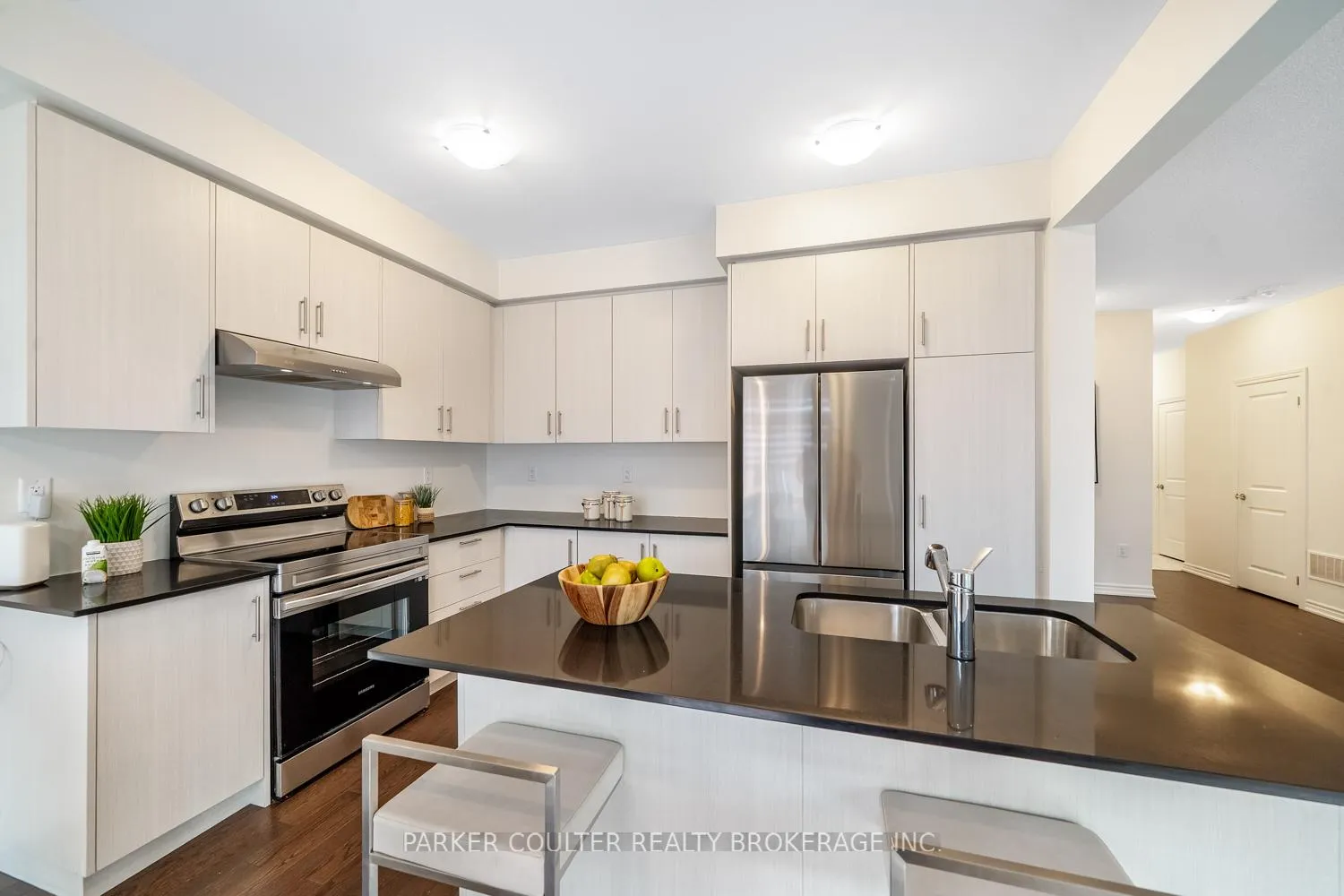 Photo 11 of 110 Shepherd Drive, Barrie, Painswick South — HOMEH