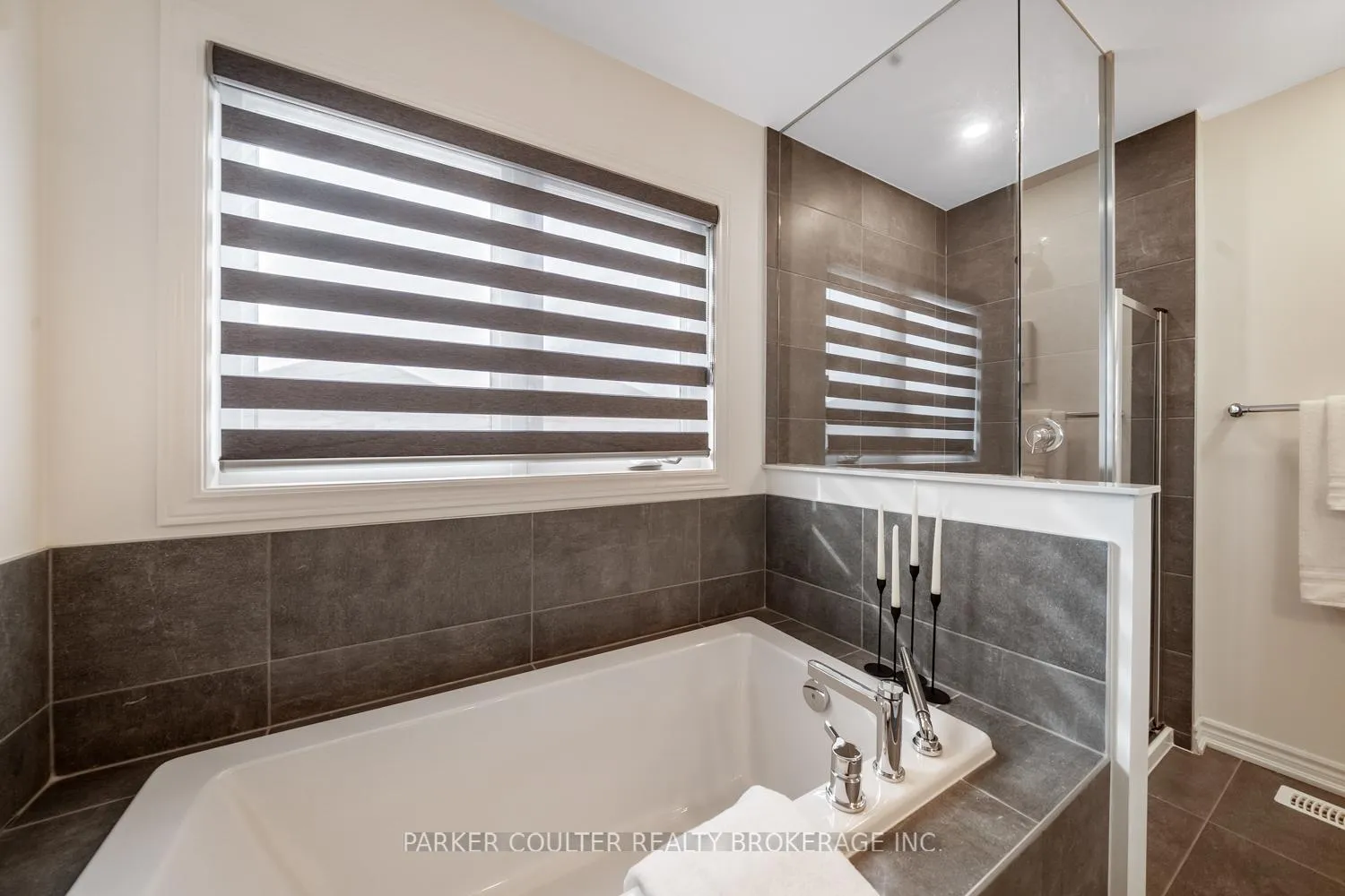Photo 20 of 110 Shepherd Drive, Barrie, Painswick South — HOMEH