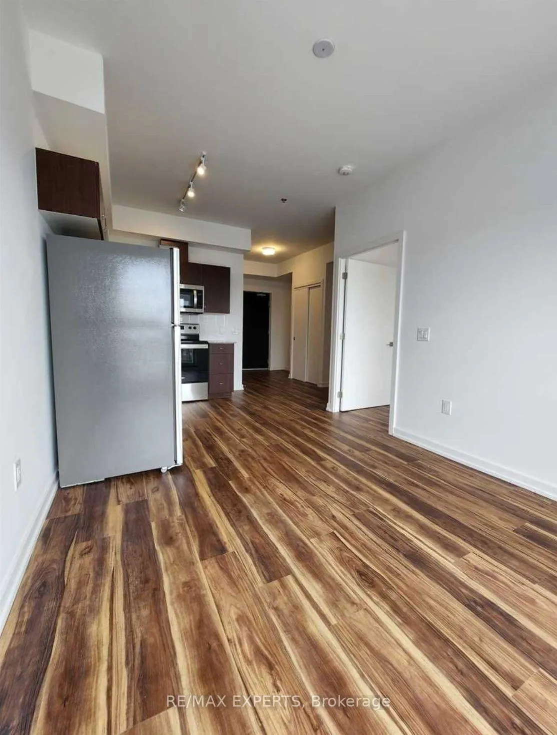 Photo 5 of Unit 416, 430 Essa Road, Barrie, Holly — HOMEH