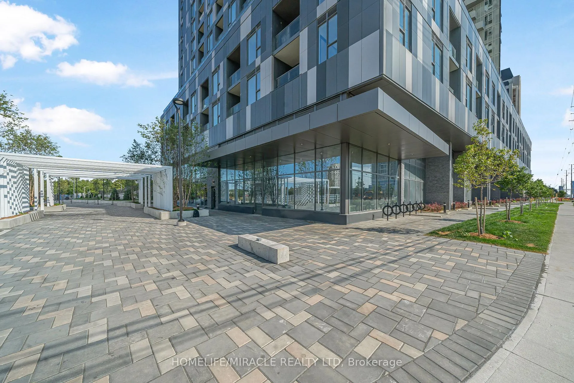 Photo 6 of Unit 1303, 474 Caldari Road, Vaughan, Concord — HOMEH
