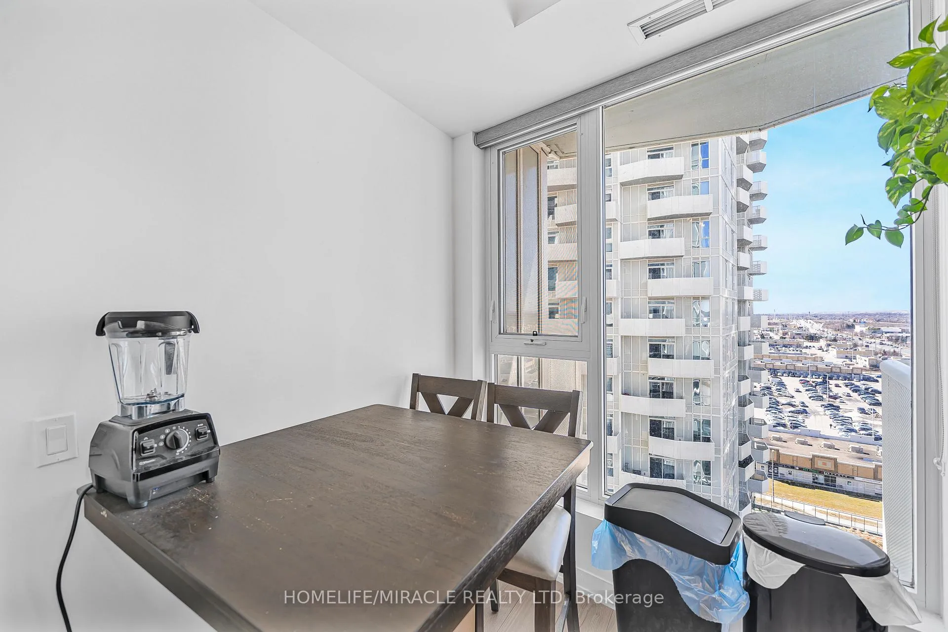 Photo 25 of Unit 1303, 474 Caldari Road, Vaughan, Concord — HOMEH