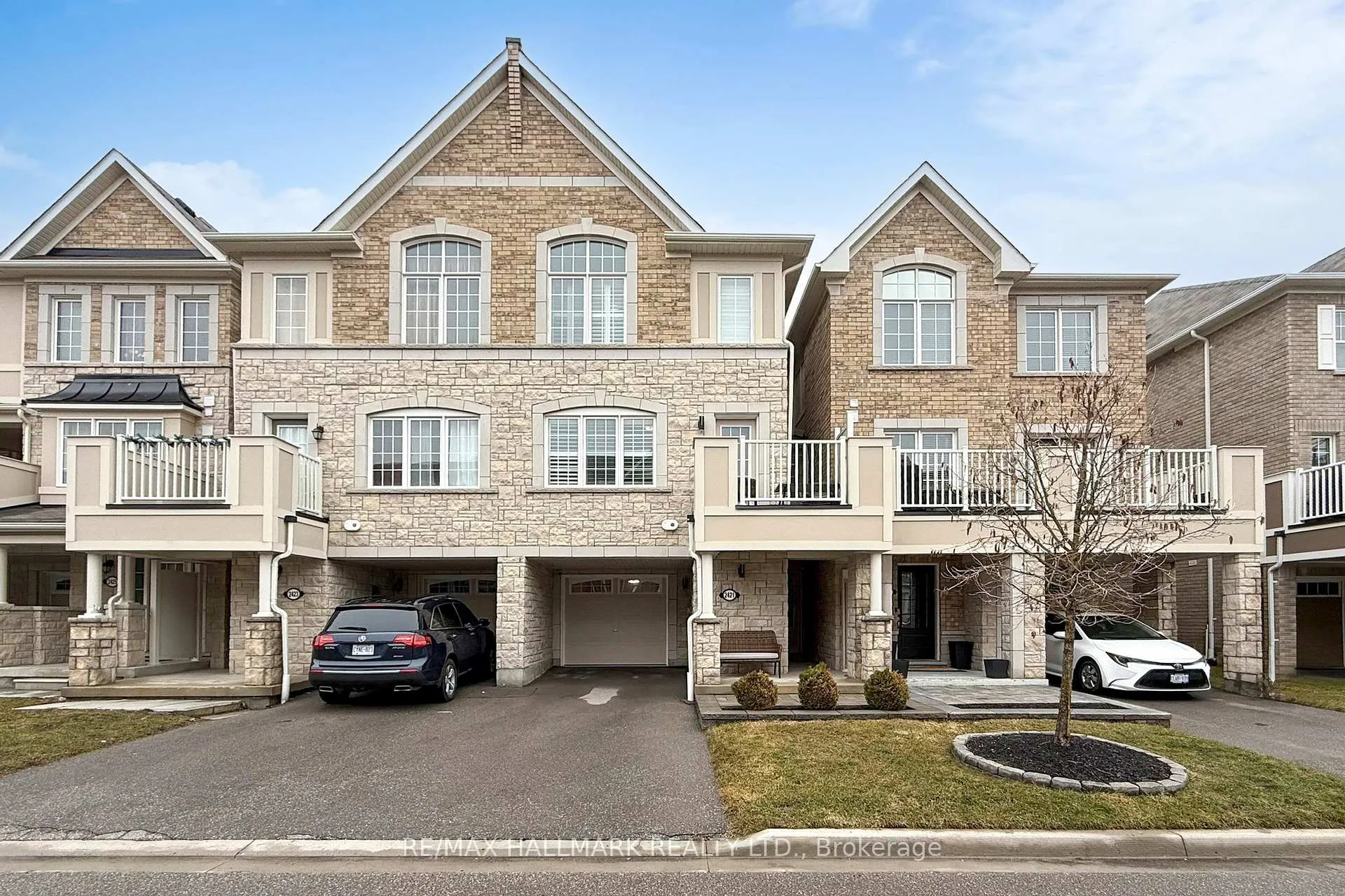 Photo 2 of 2421 Fall Harvest Crescent, Pickering, Rural Pickering — HOMEH
