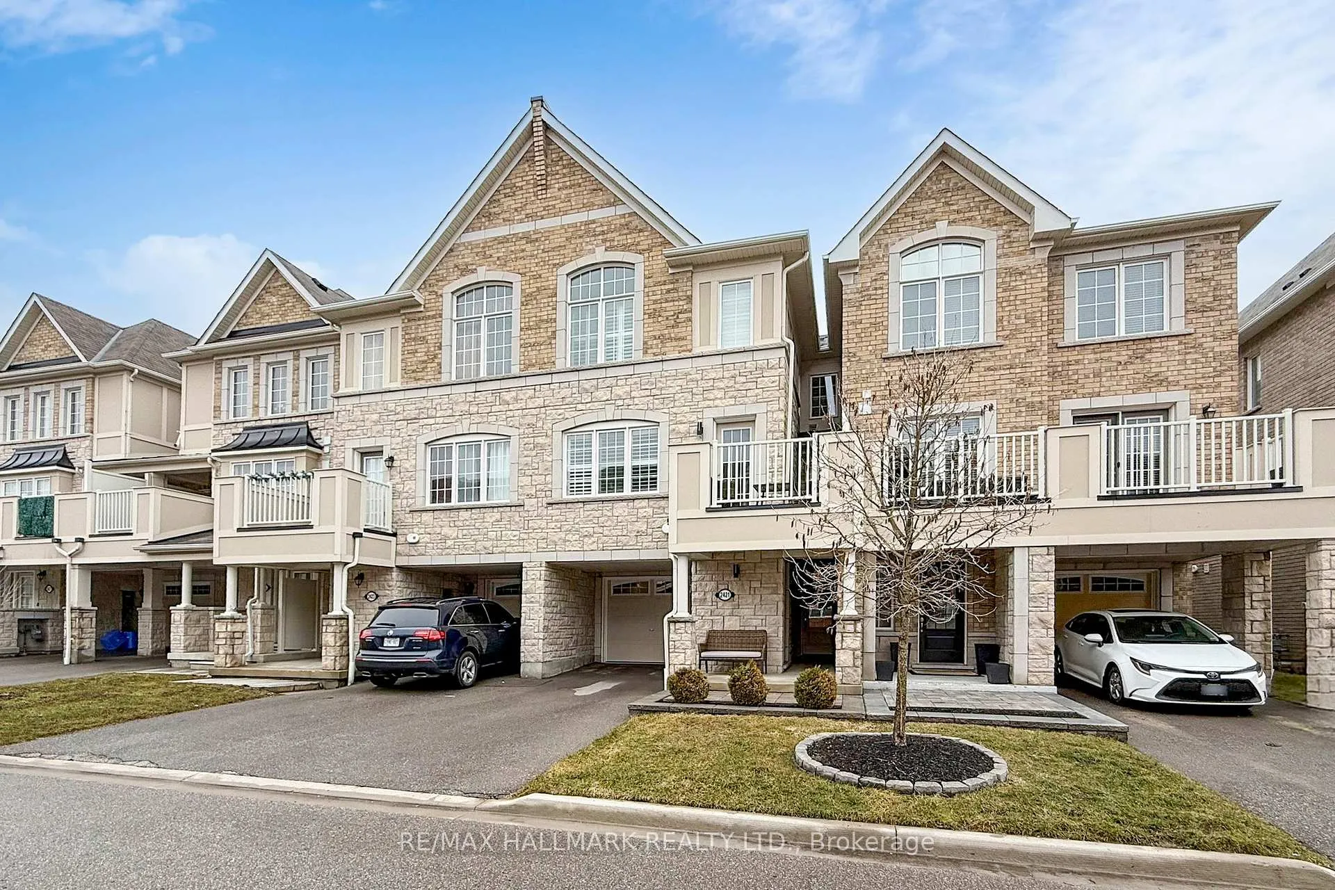 Photo 3 of 2421 Fall Harvest Crescent, Pickering, Rural Pickering — HOMEH