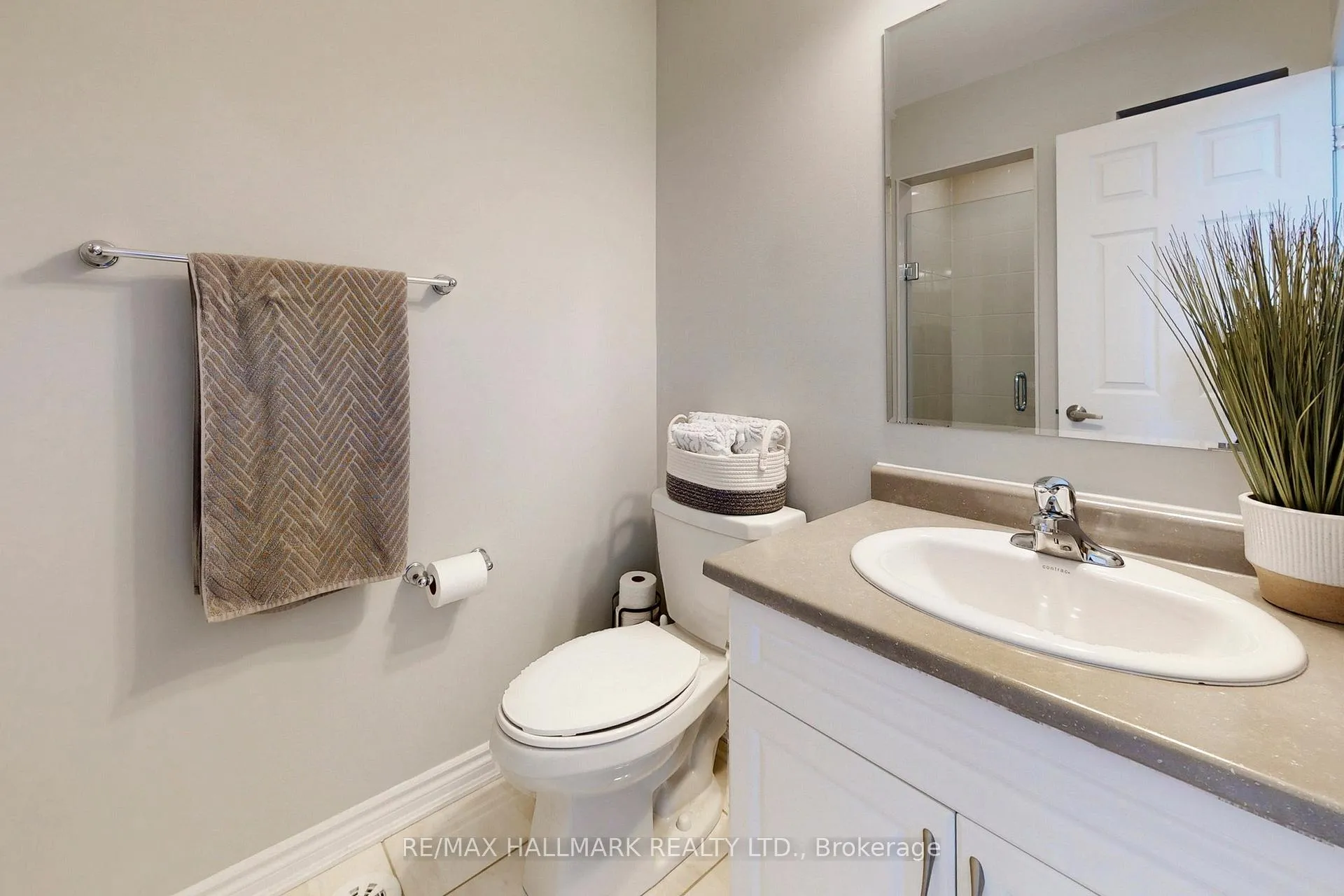 Photo 39 of 2421 Fall Harvest Crescent, Pickering, Rural Pickering — HOMEH