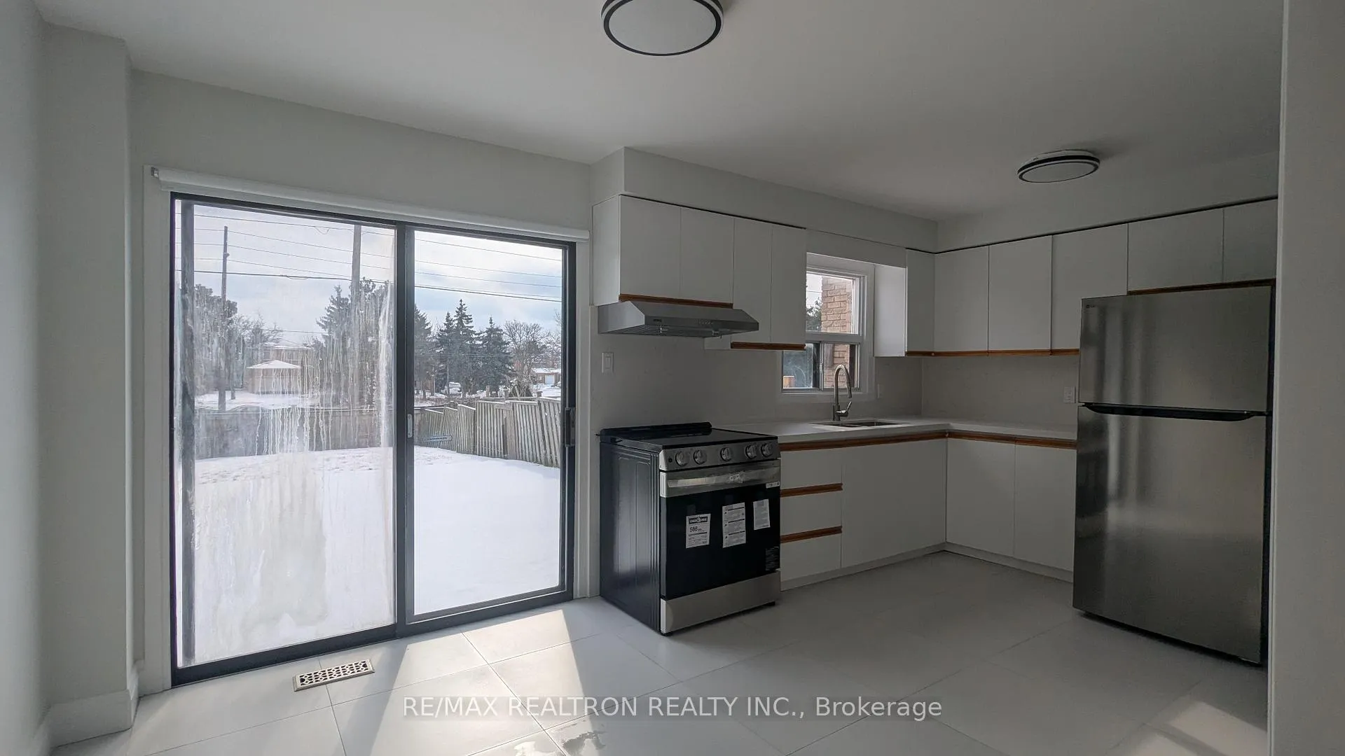 Photo 7 of Unit Upper, 69 Bedale Crescent, Markham, Milliken Mills West — HOMEH