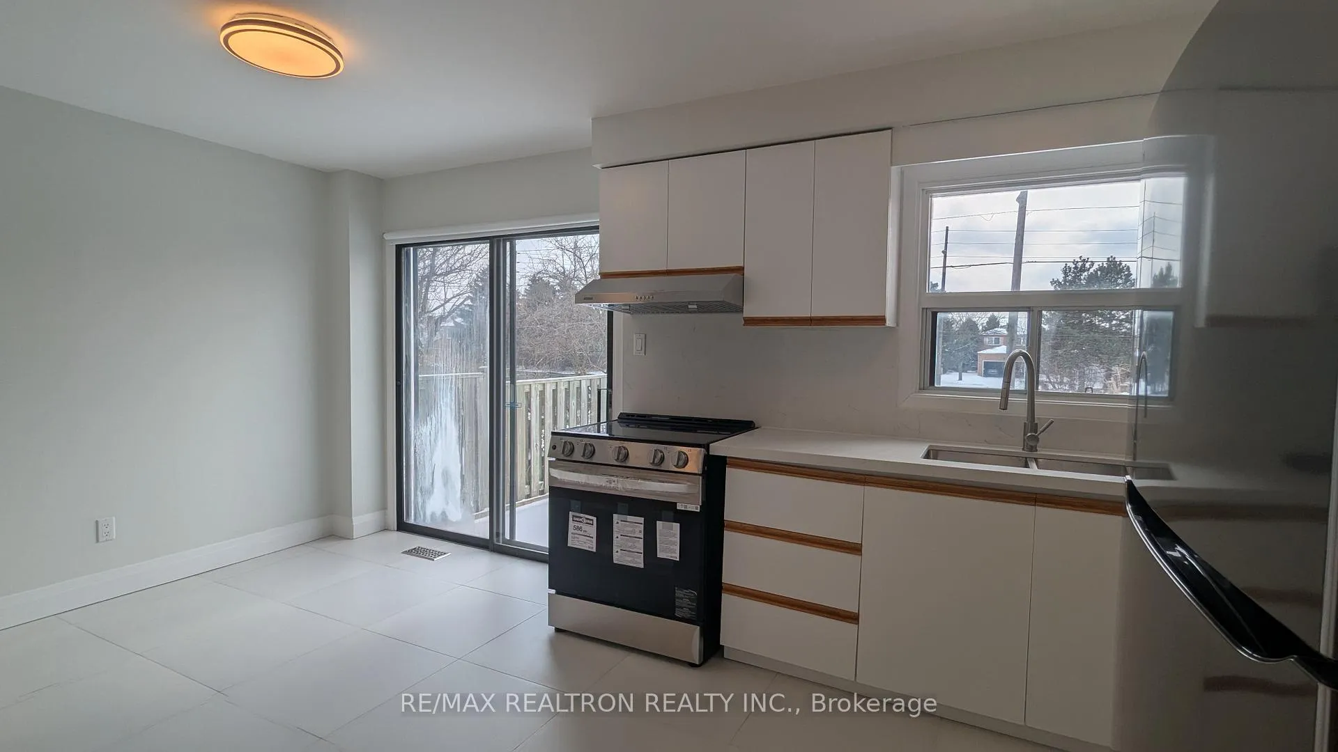 Photo 8 of Unit Upper, 69 Bedale Crescent, Markham, Milliken Mills West — HOMEH