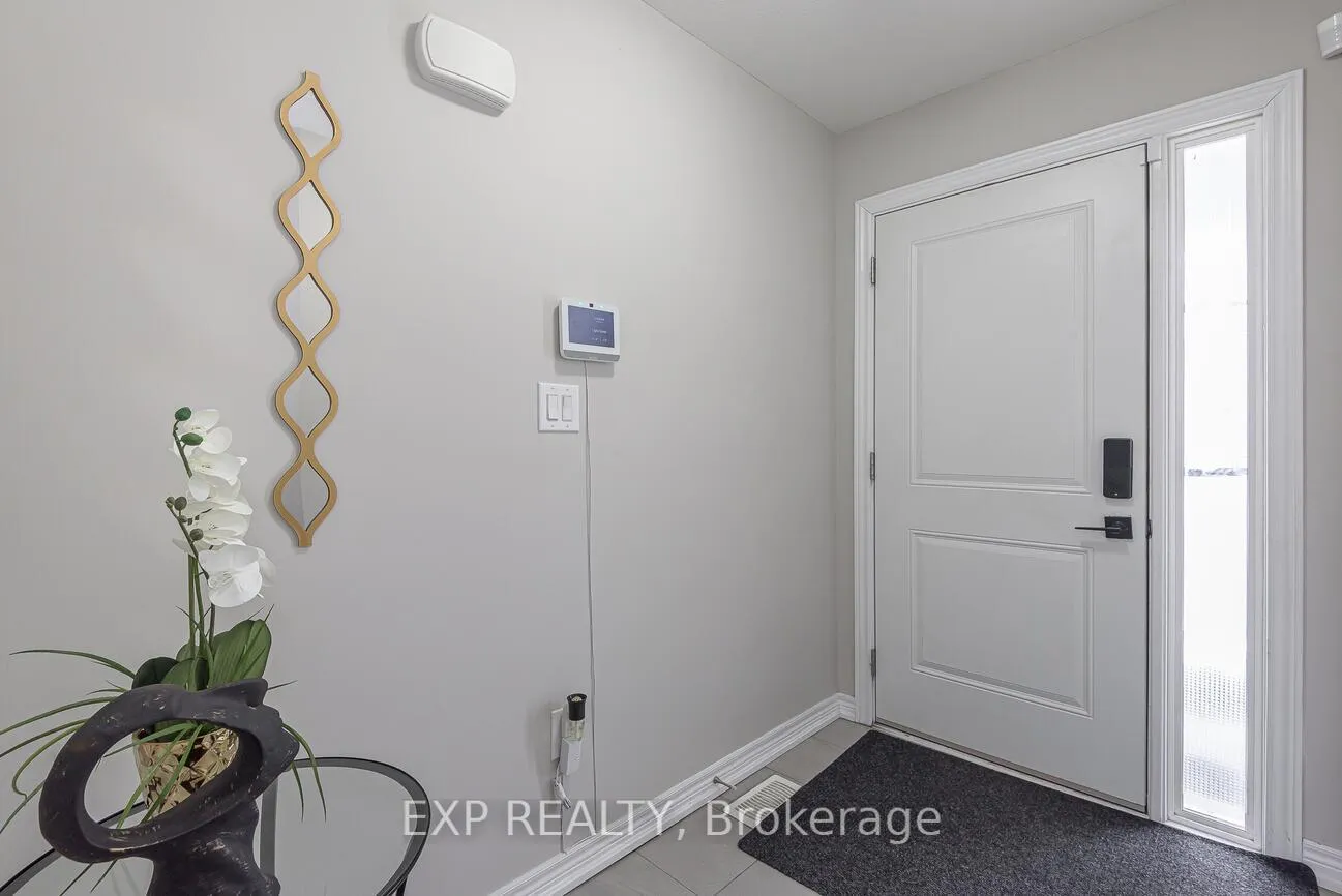 Photo 3 of Unit 7, 60 Canterbury Drive, St. Catharines, Oakdale — HOMEH