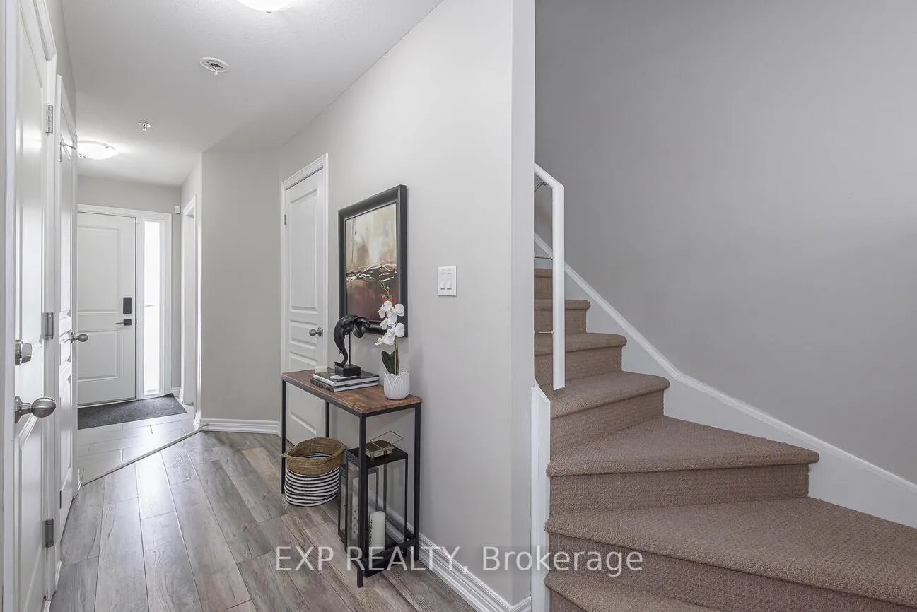 Photo 4 of Unit 7, 60 Canterbury Drive, St. Catharines, Oakdale — HOMEH