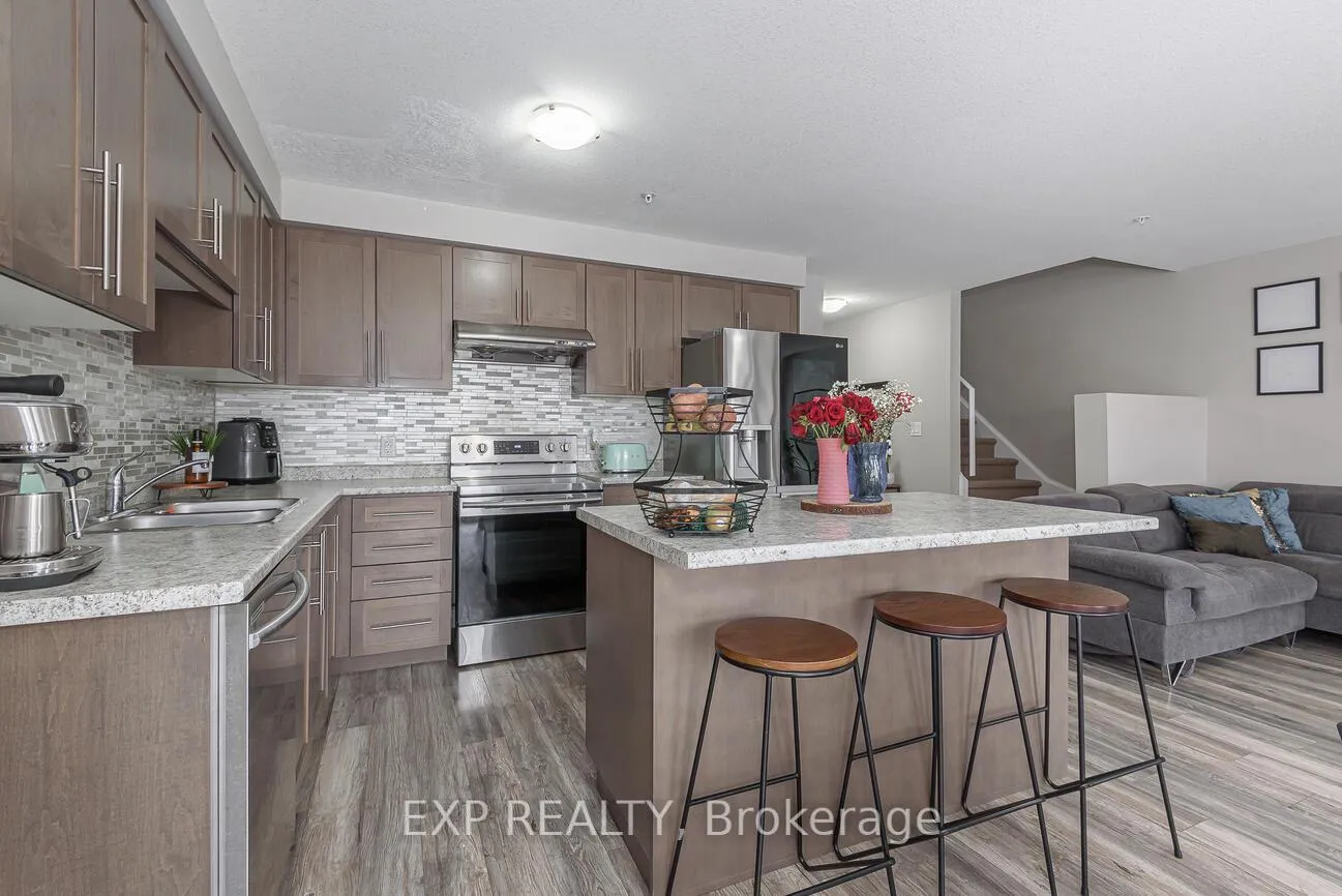Photo 6 of Unit 7, 60 Canterbury Drive, St. Catharines, Oakdale — HOMEH