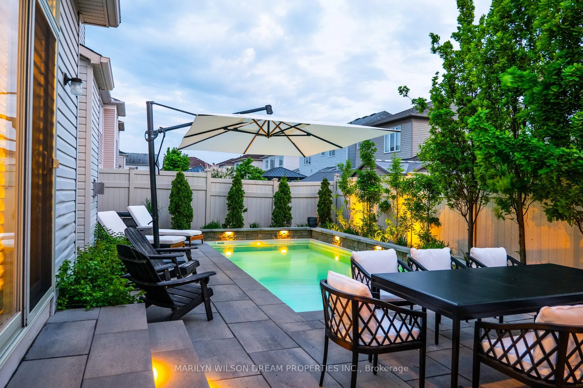 Photo 2 of 330 Branthaven Street, Ottawa, Avalon East — HOMEH