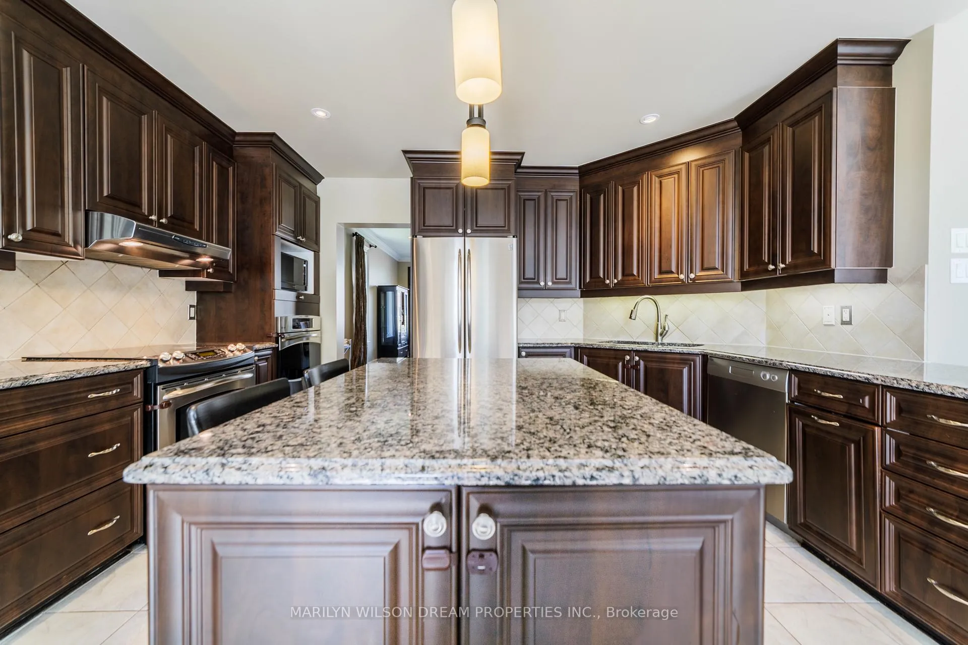 Photo 9 of 330 Branthaven Street, Ottawa, Avalon East — HOMEH