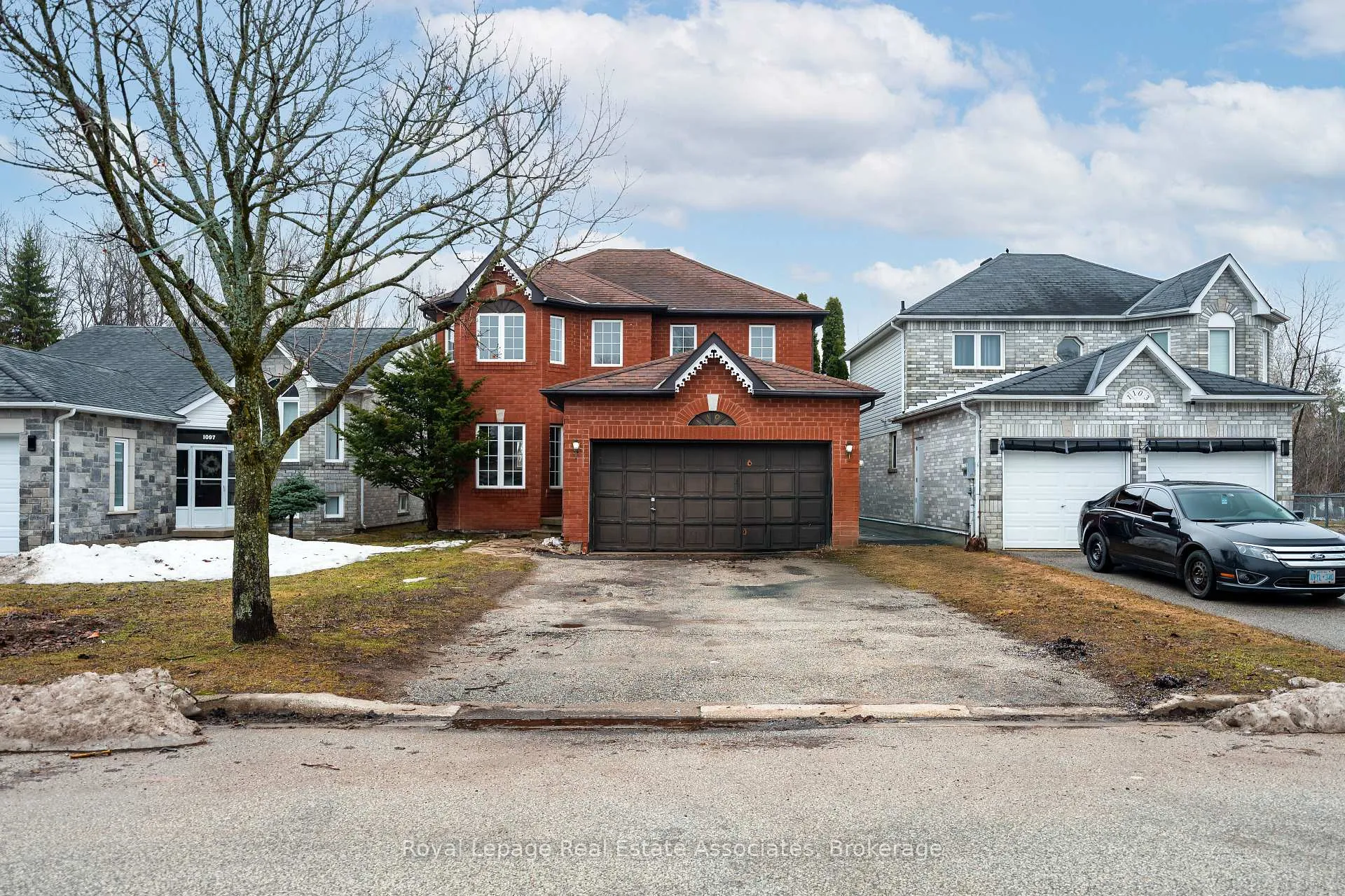 Photo 1 of 1101 Corrie Street, Innisfil, Alcona — HOMEH