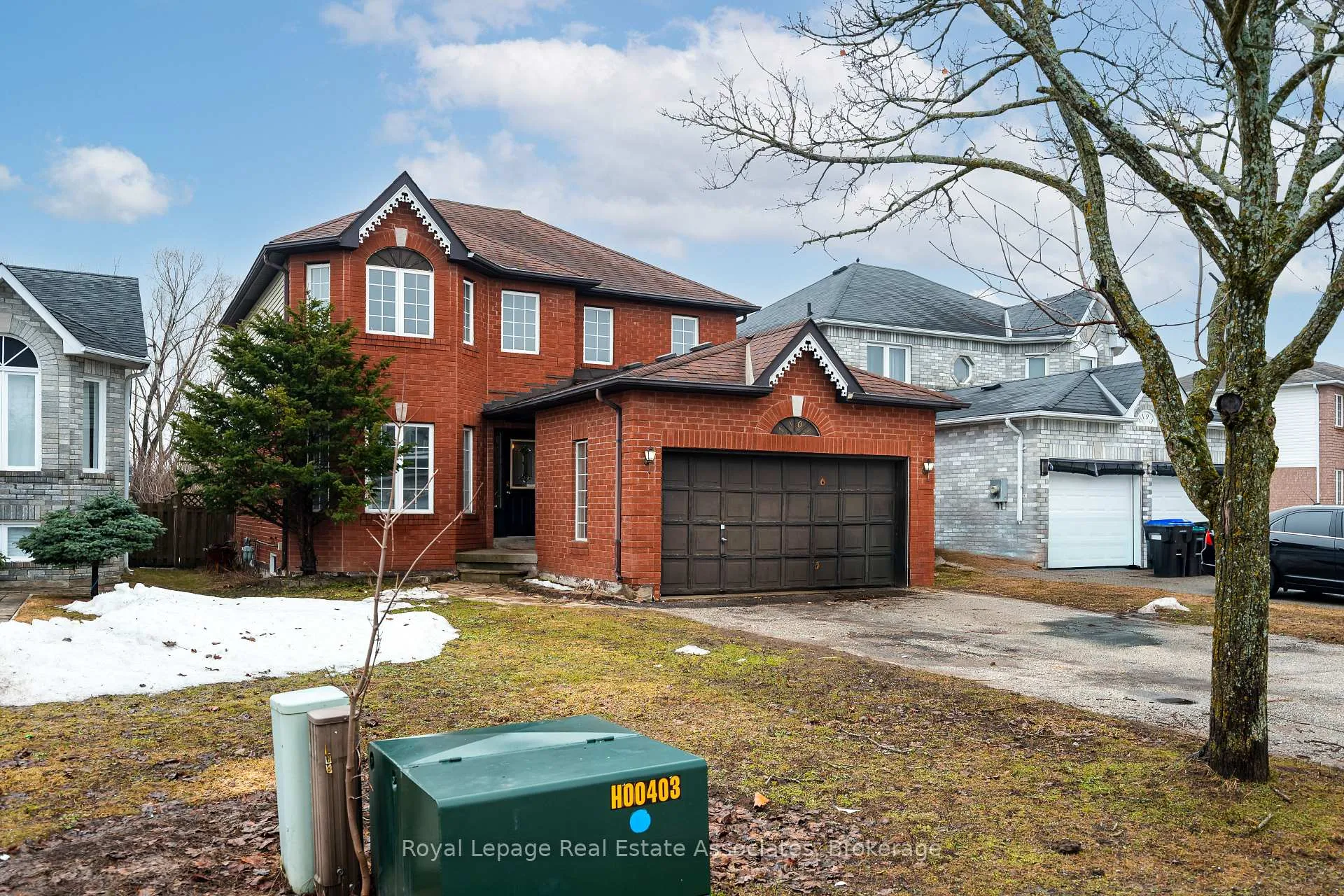 Photo 3 of 1101 Corrie Street, Innisfil, Alcona — HOMEH