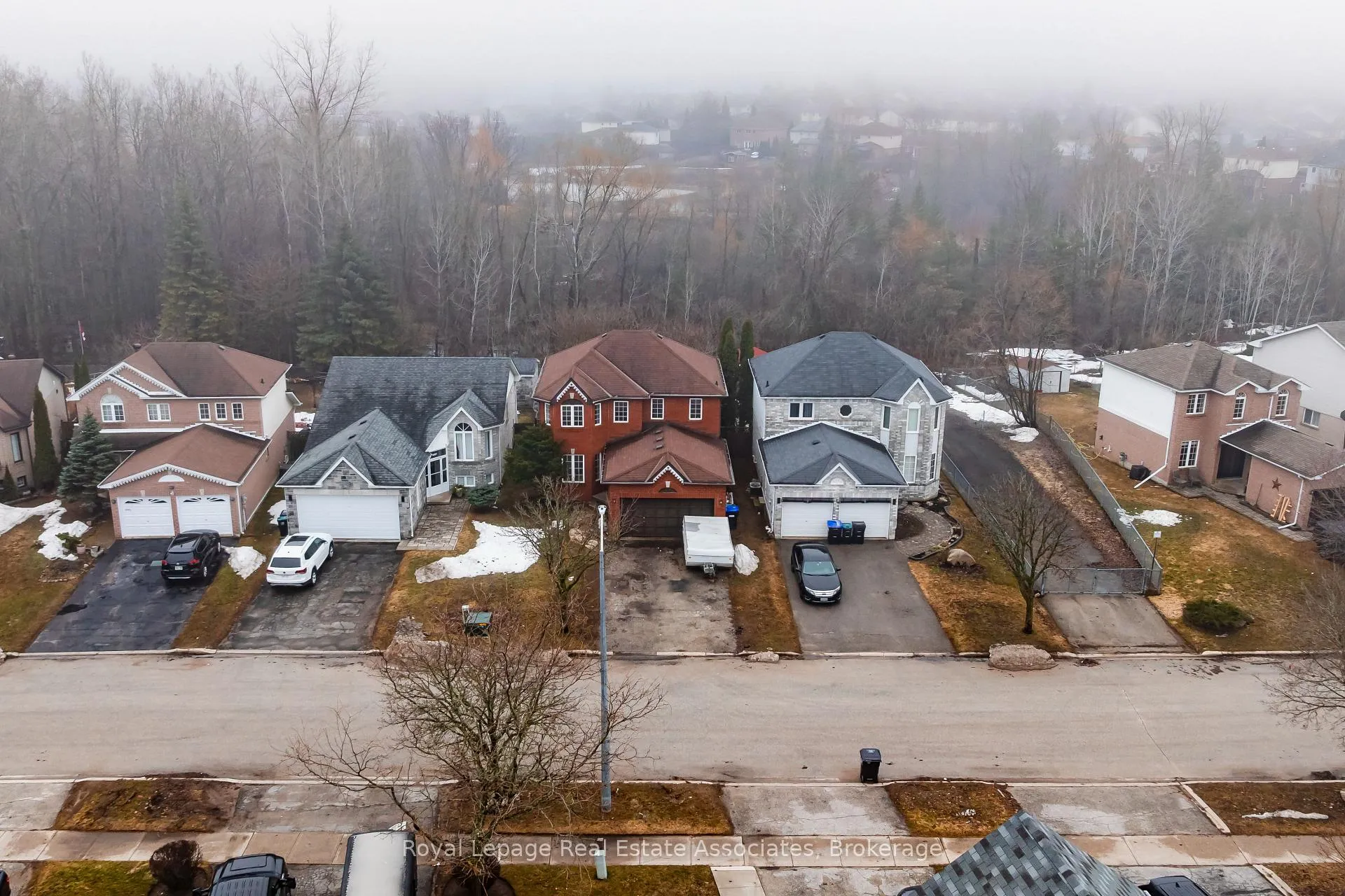 Photo 10 of 1101 Corrie Street, Innisfil, Alcona — HOMEH