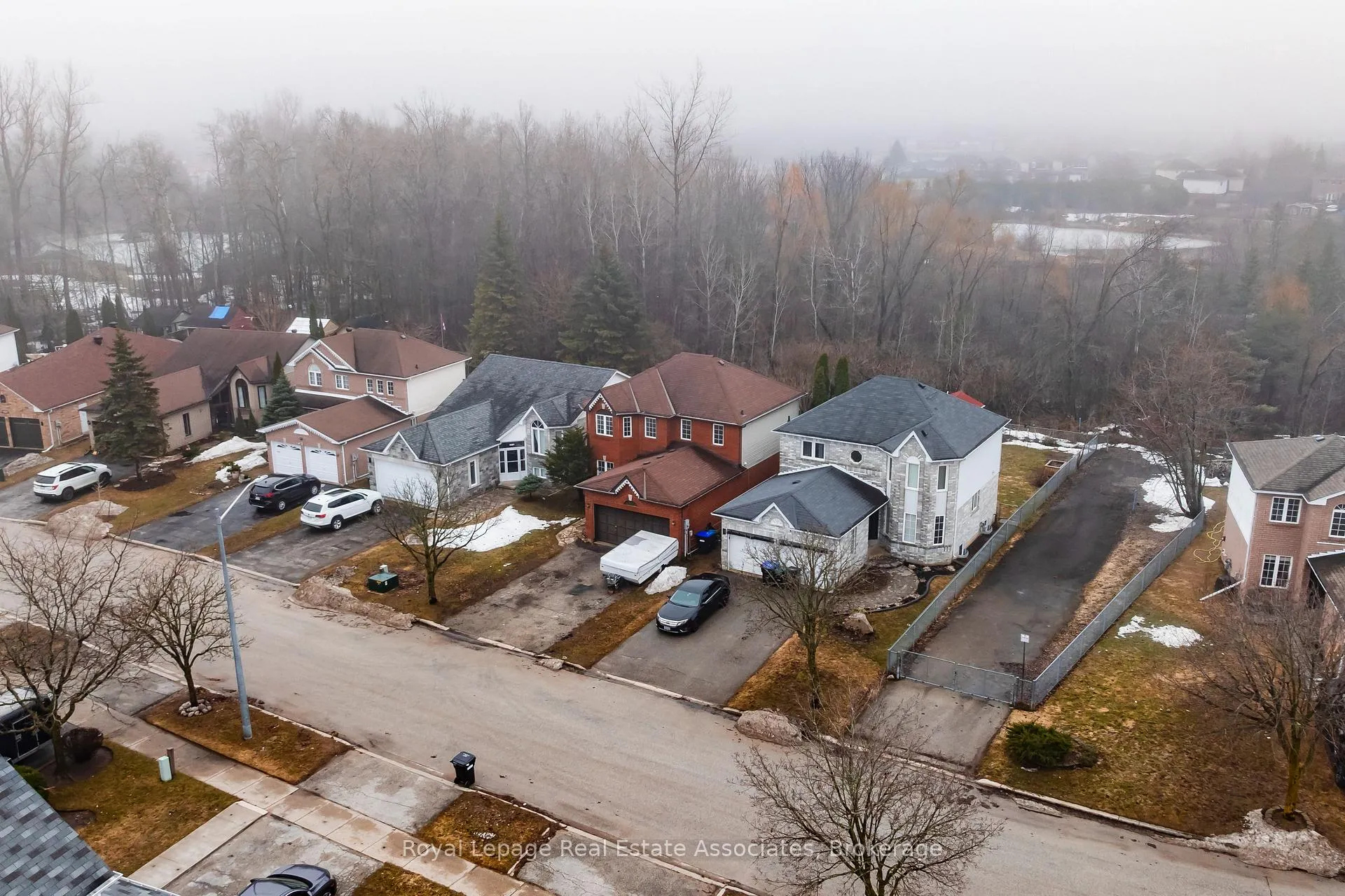 Photo 11 of 1101 Corrie Street, Innisfil, Alcona — HOMEH